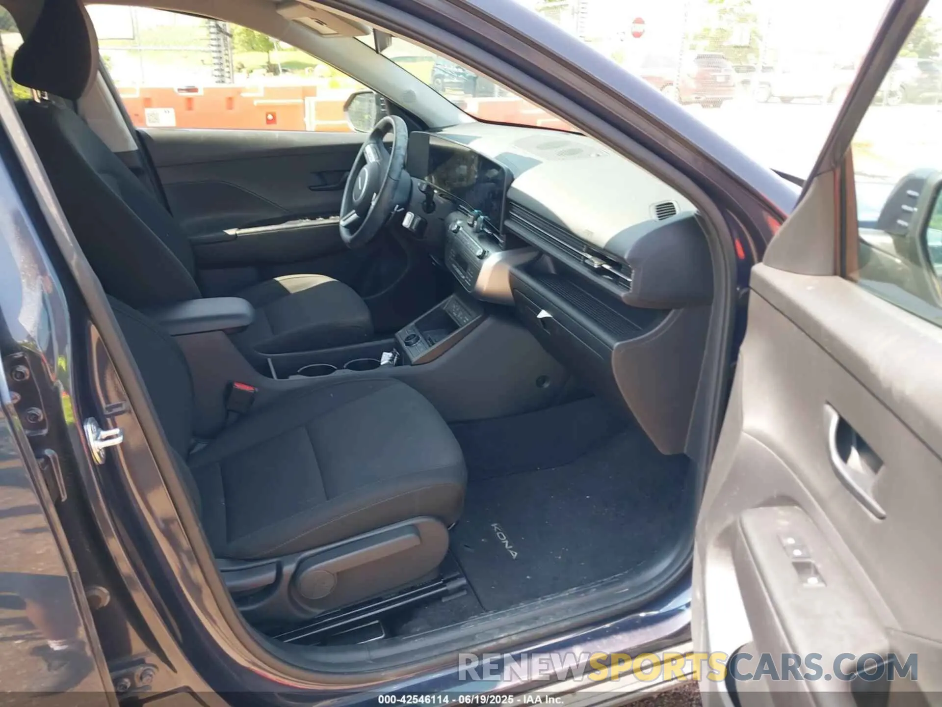 5 Photograph of a damaged car KM8HCCAB1RU060947 HYUNDAI KONA 2024