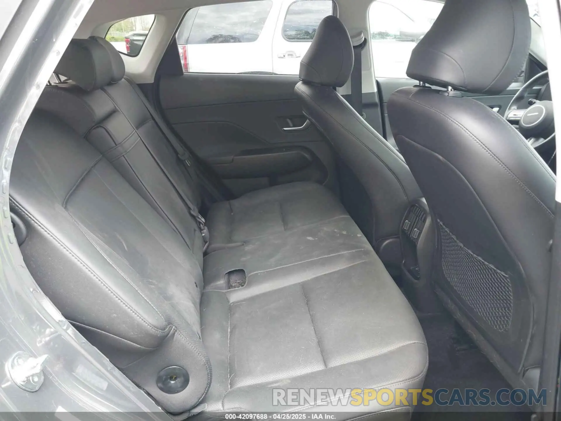 8 Photograph of a damaged car KM8HE3A33RU174869 HYUNDAI KONA 2024