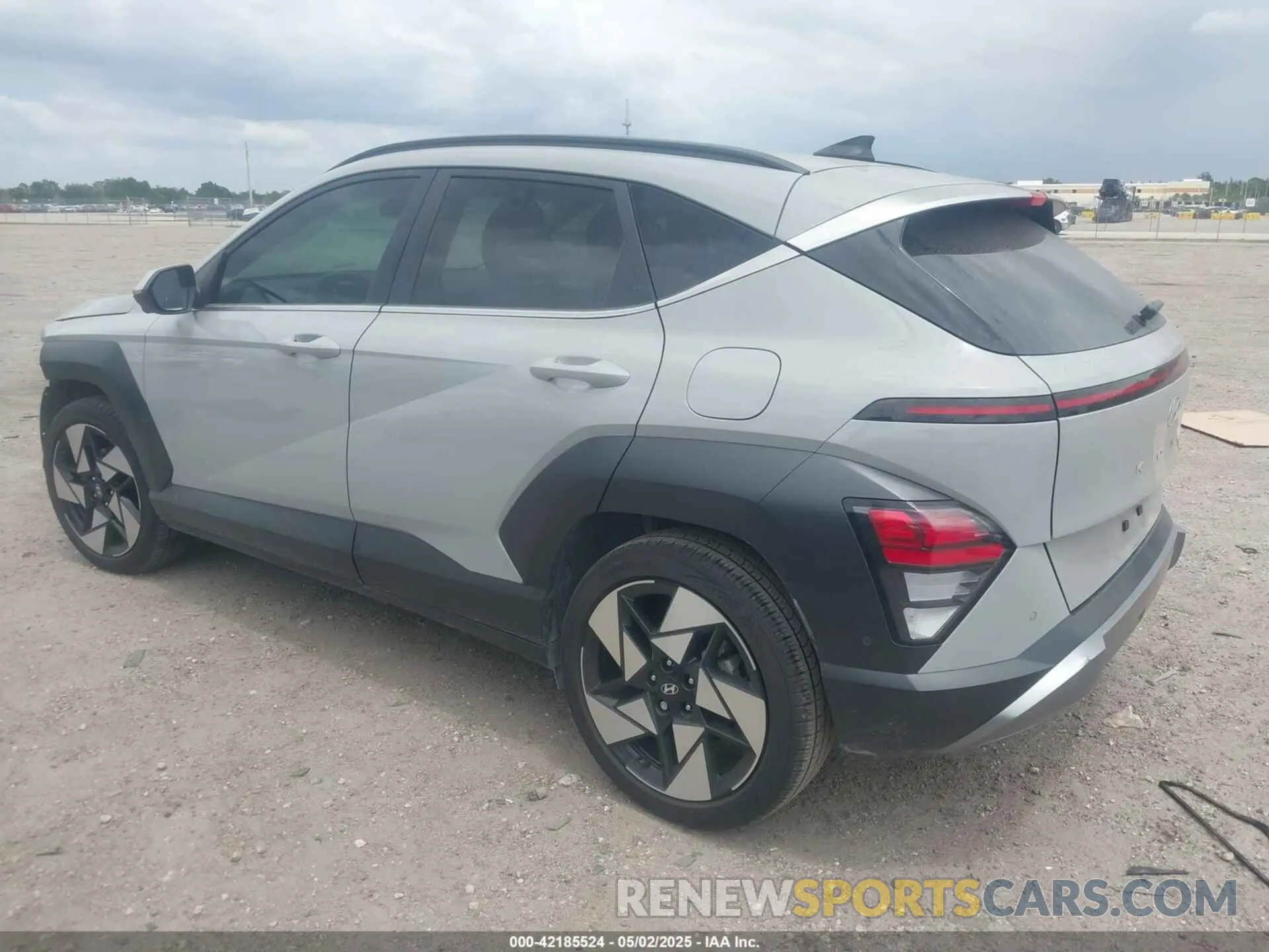 3 Photograph of a damaged car KM8HE3A37RU109961 HYUNDAI KONA 2024