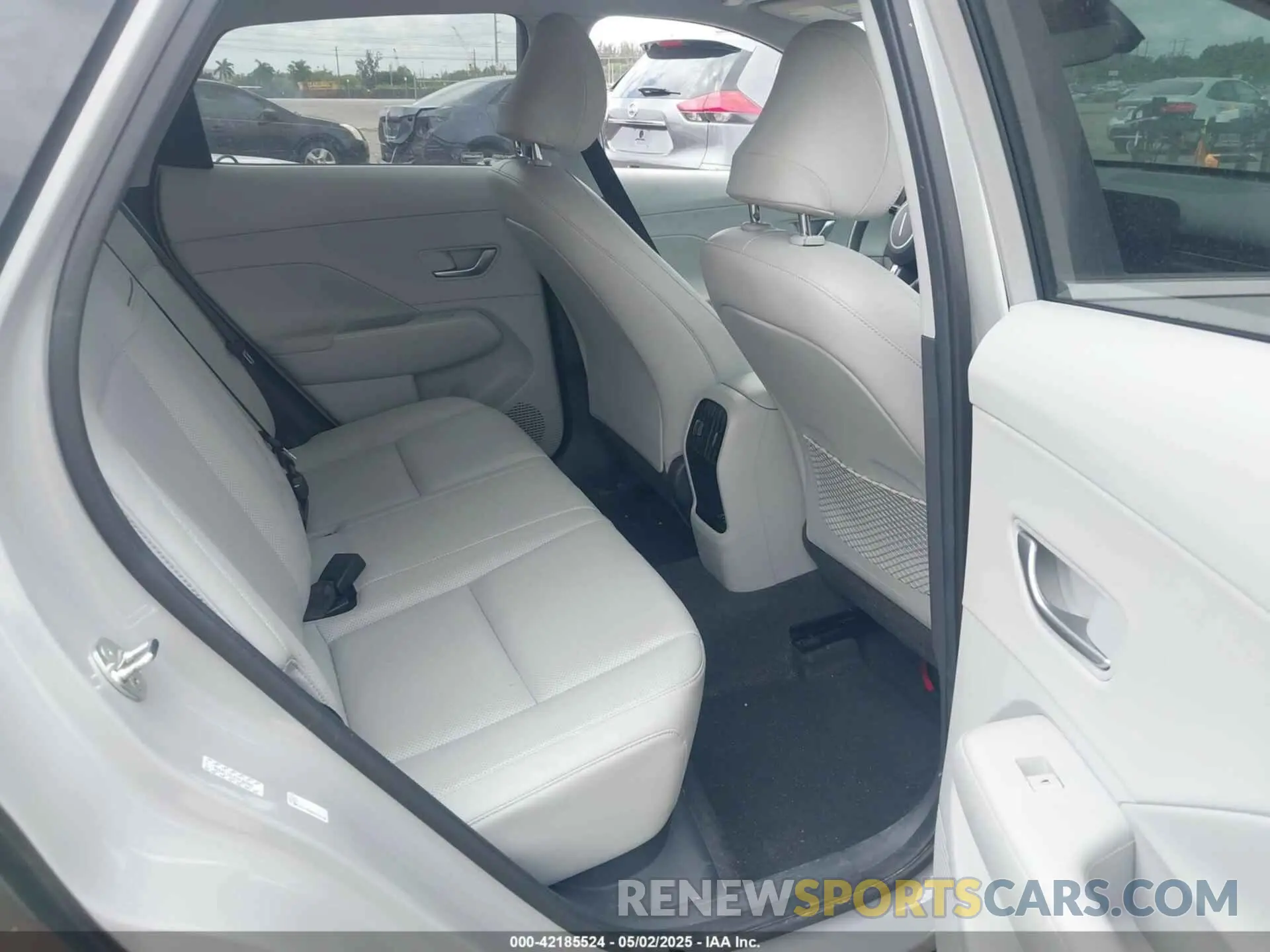 8 Photograph of a damaged car KM8HE3A37RU109961 HYUNDAI KONA 2024