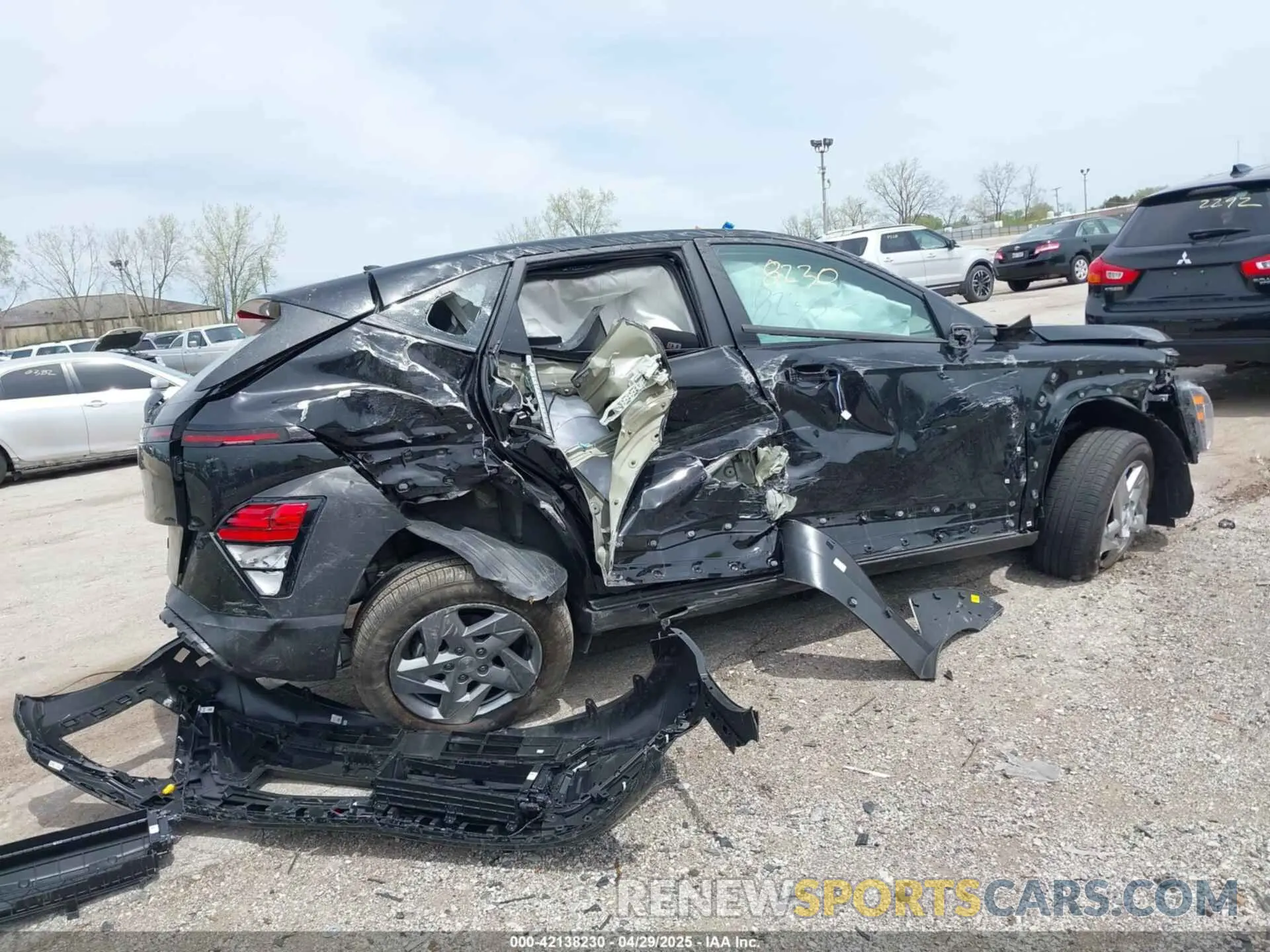 4 Photograph of a damaged car KM8HA3AB0SU265154 HYUNDAI KONA 2025