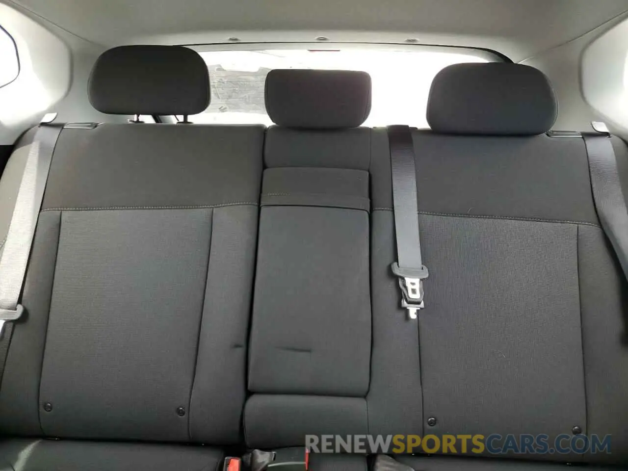 10 Photograph of a damaged car KM8HA3AB2SU230986 HYUNDAI KONA 2025