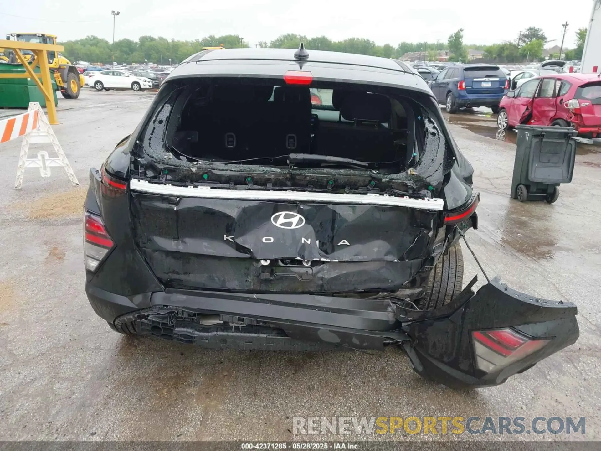 17 Photograph of a damaged car KM8HA3AB3SU247795 HYUNDAI KONA 2025