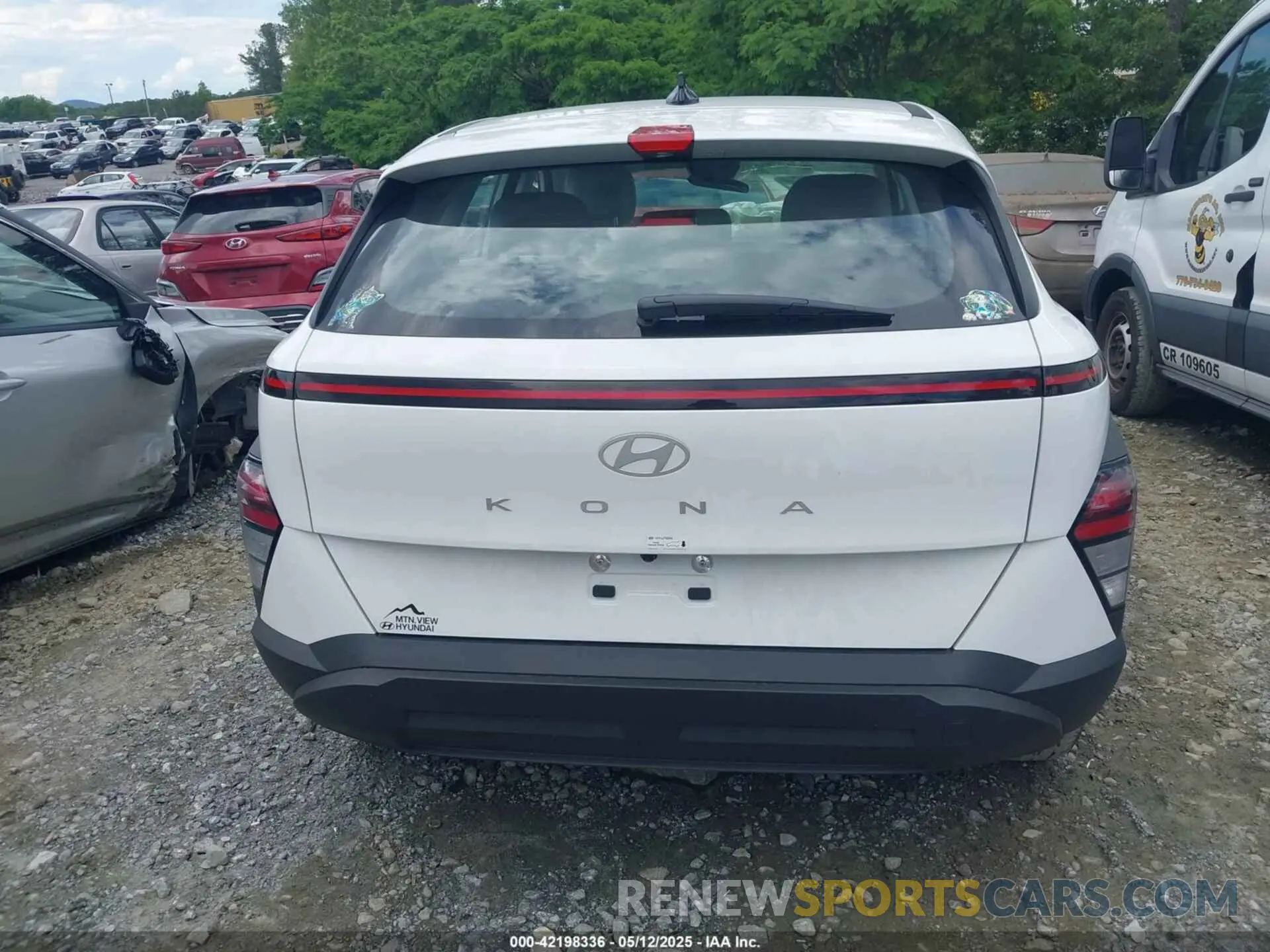 17 Photograph of a damaged car KM8HA3AB7SU234497 HYUNDAI KONA 2025