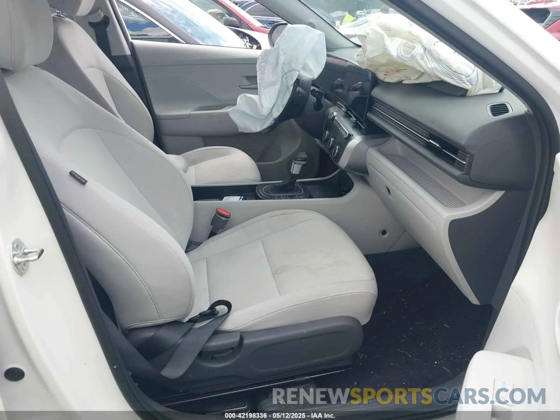 5 Photograph of a damaged car KM8HA3AB7SU234497 HYUNDAI KONA 2025