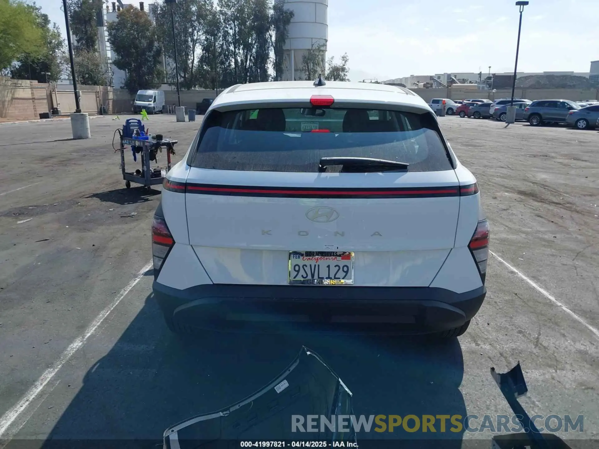 17 Photograph of a damaged car KM8HA3AB9SU260938 HYUNDAI KONA 2025