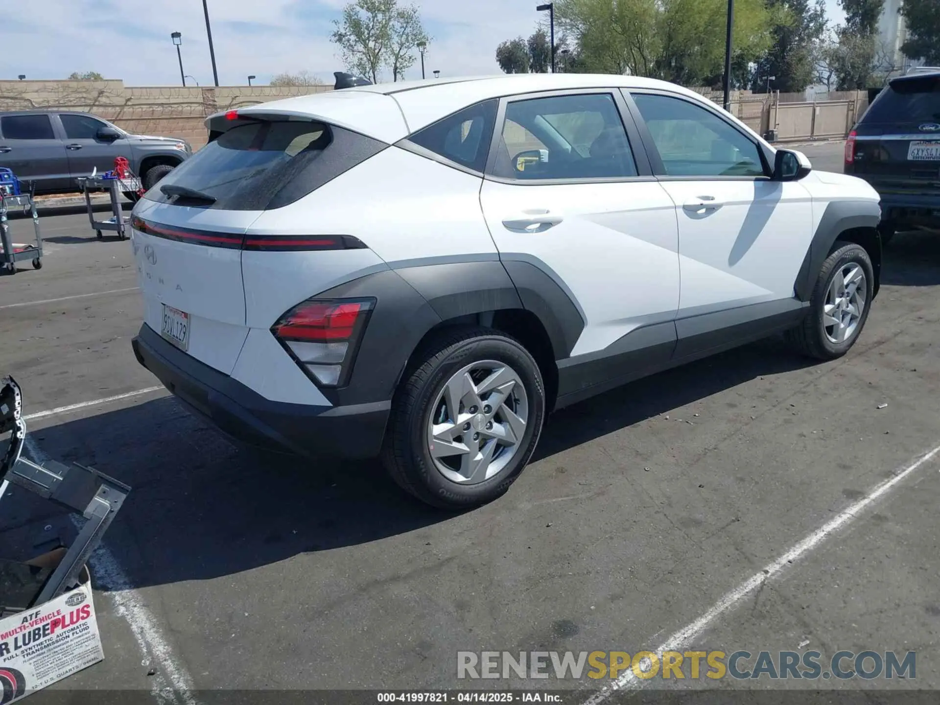 4 Photograph of a damaged car KM8HA3AB9SU260938 HYUNDAI KONA 2025