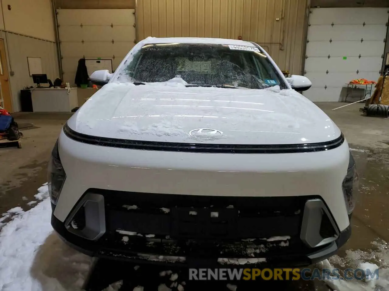 5 Photograph of a damaged car KM8HACAB6SU213642 HYUNDAI KONA 2025
