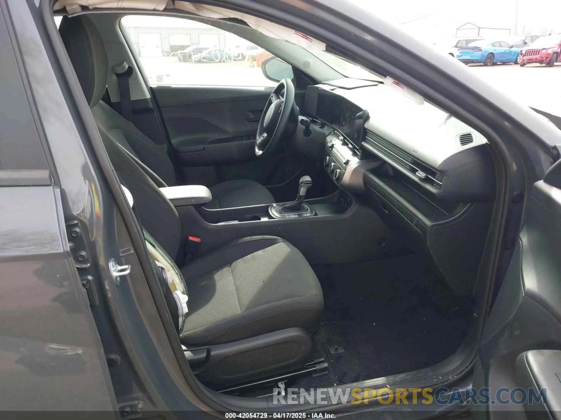 5 Photograph of a damaged car KM8HACAB8SU215831 HYUNDAI KONA 2025