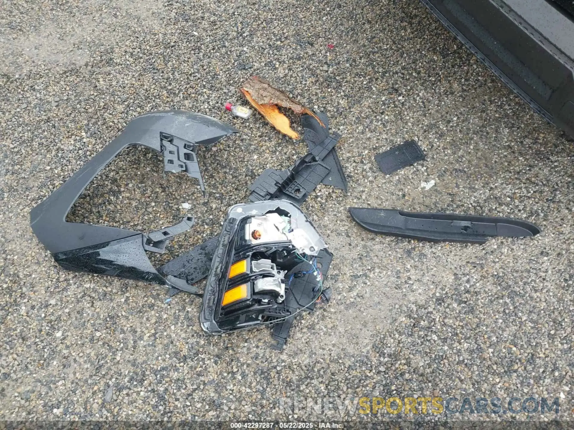 12 Photograph of a damaged car KM8HACAB9SU212954 HYUNDAI KONA 2025