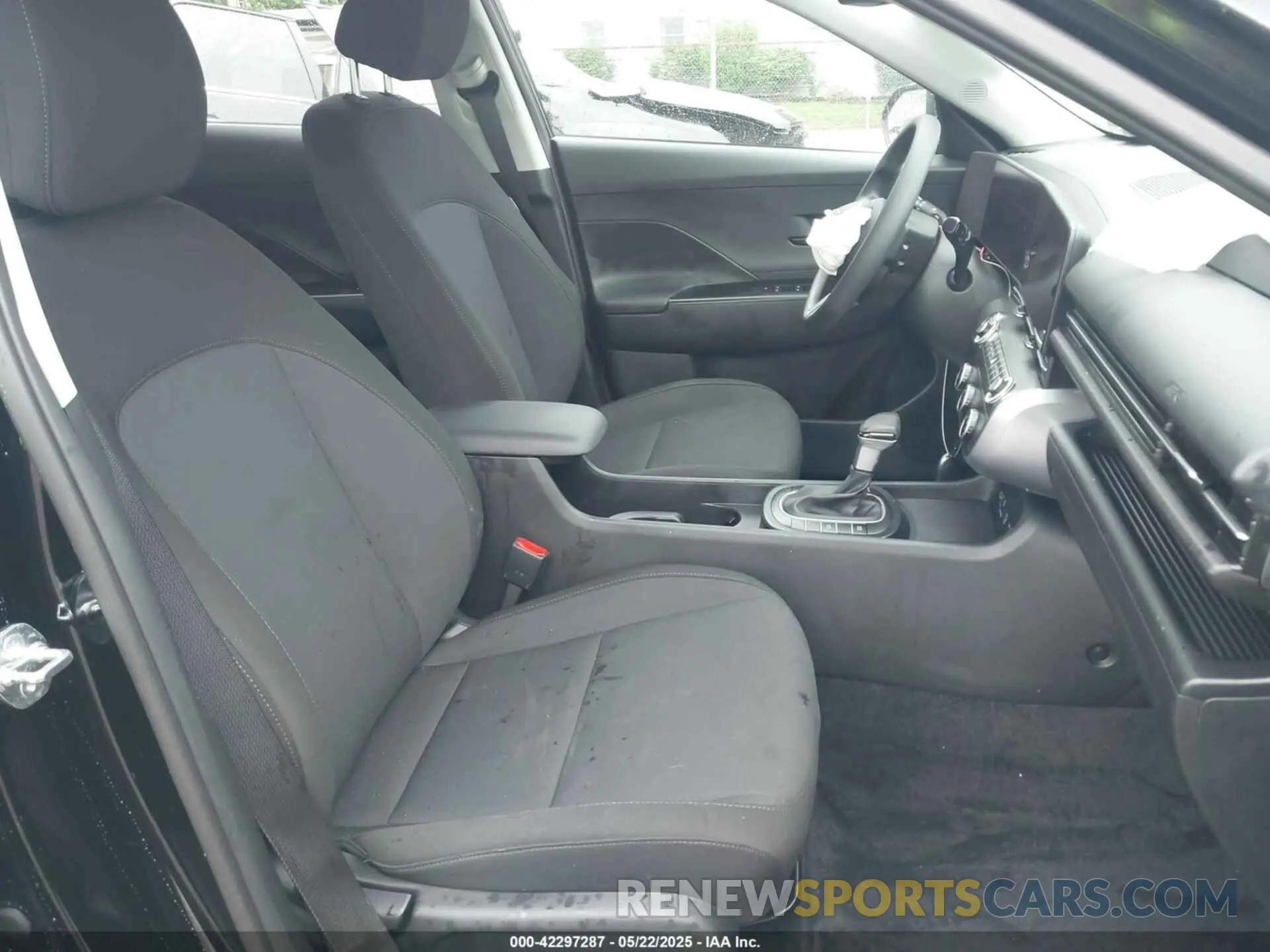 5 Photograph of a damaged car KM8HACAB9SU212954 HYUNDAI KONA 2025