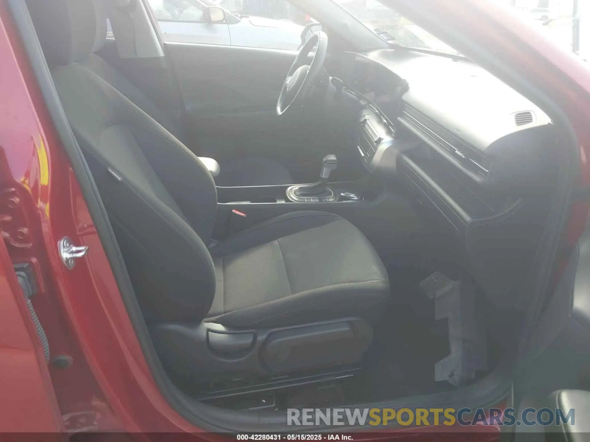 5 Photograph of a damaged car KM8HB3AB2SU206720 HYUNDAI KONA 2025