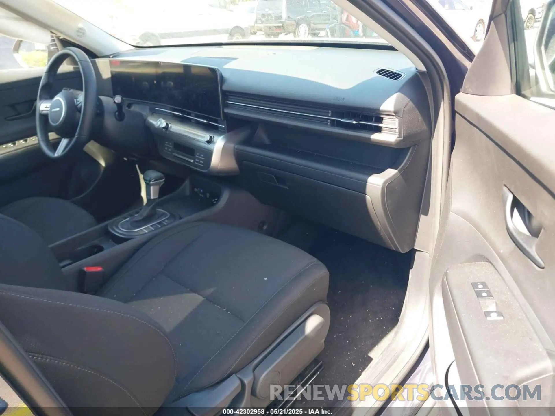 5 Photograph of a damaged car KM8HB3AB7SU250535 HYUNDAI KONA 2025