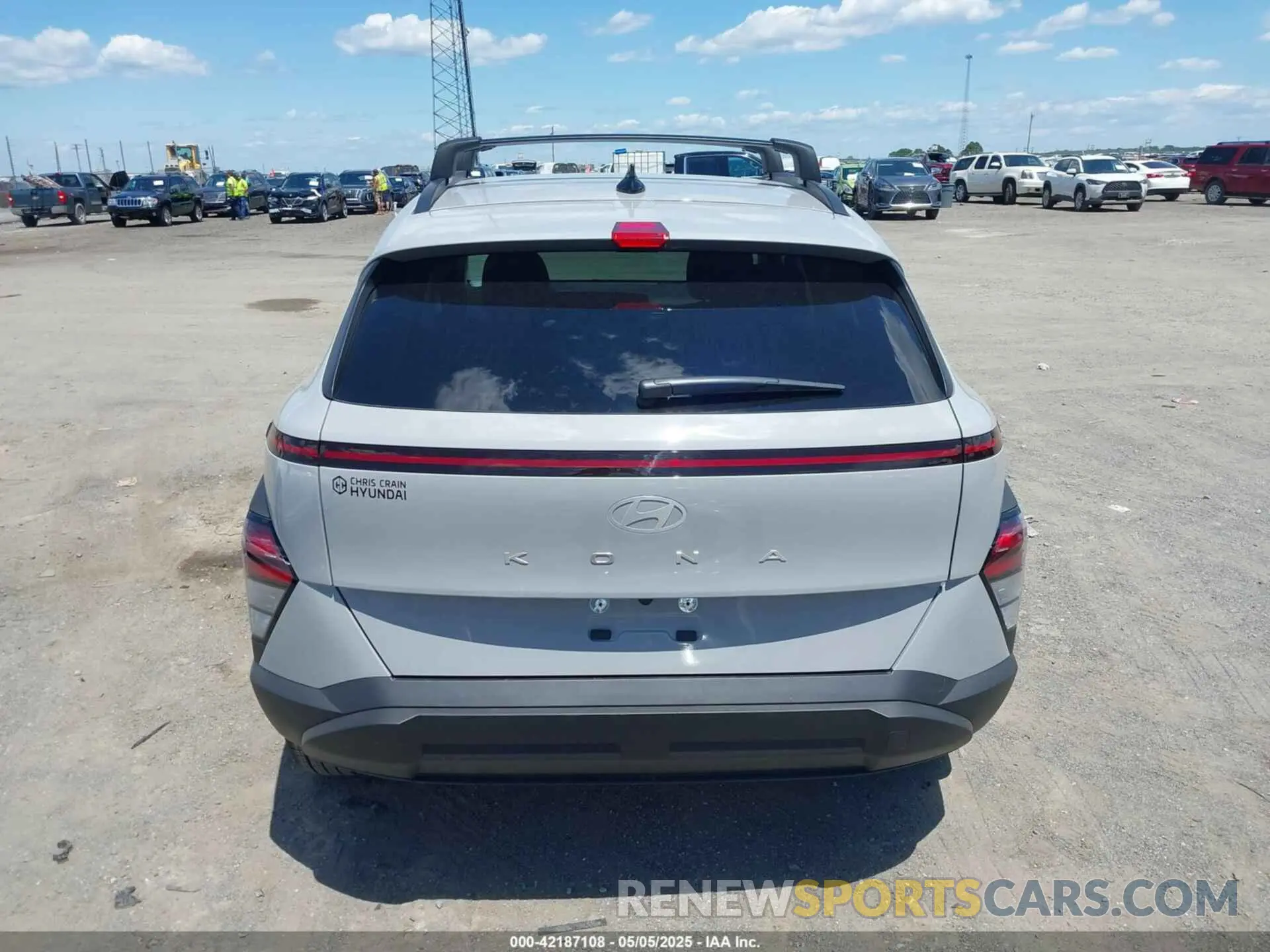 17 Photograph of a damaged car KM8HB3AB7SU262832 HYUNDAI KONA 2025
