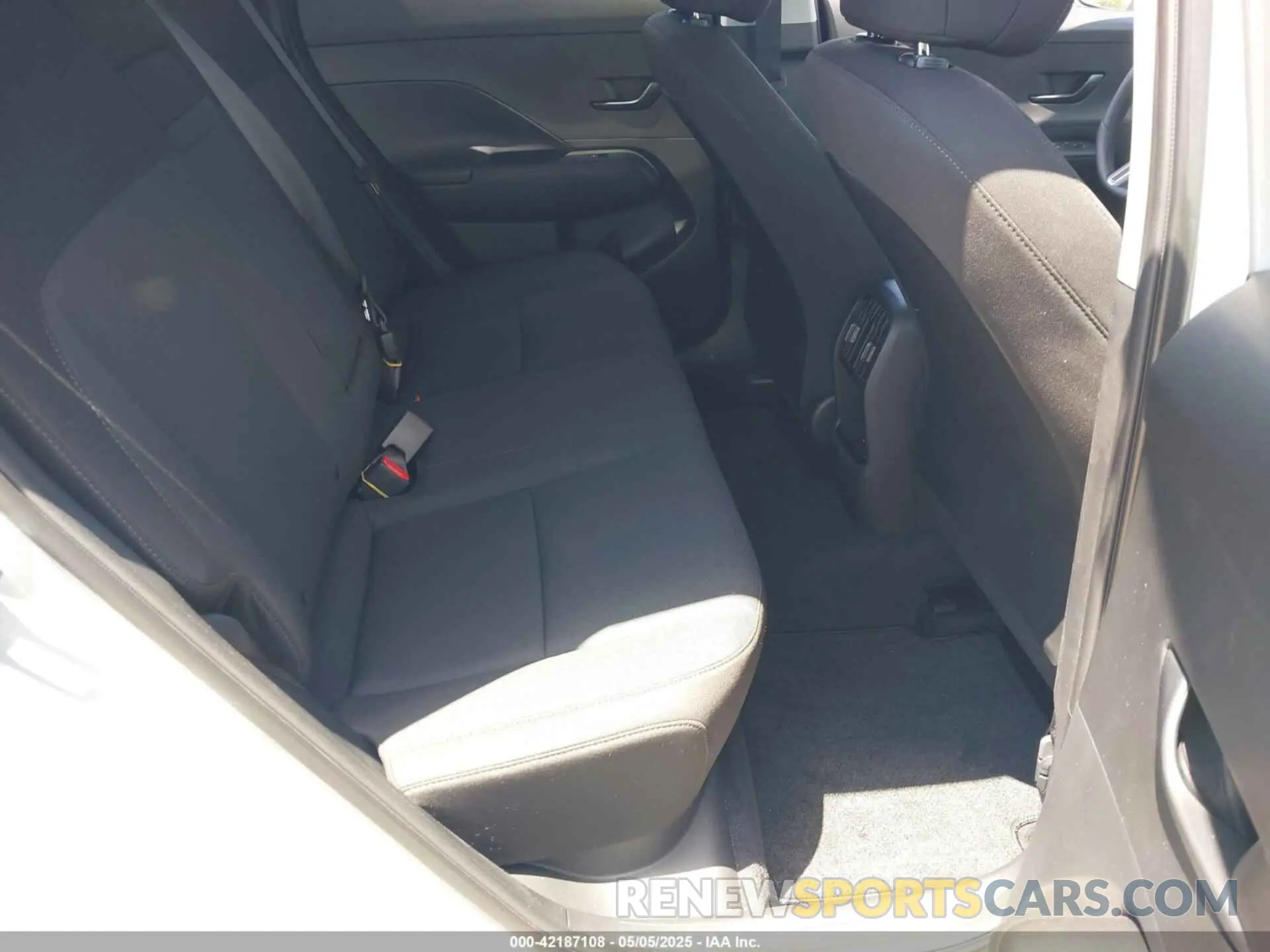 8 Photograph of a damaged car KM8HB3AB7SU262832 HYUNDAI KONA 2025