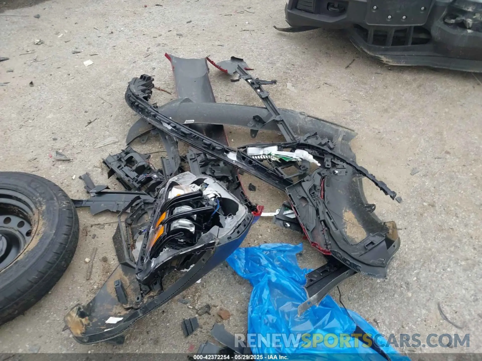 12 Photograph of a damaged car KM8HB3AB8SU236840 HYUNDAI KONA 2025