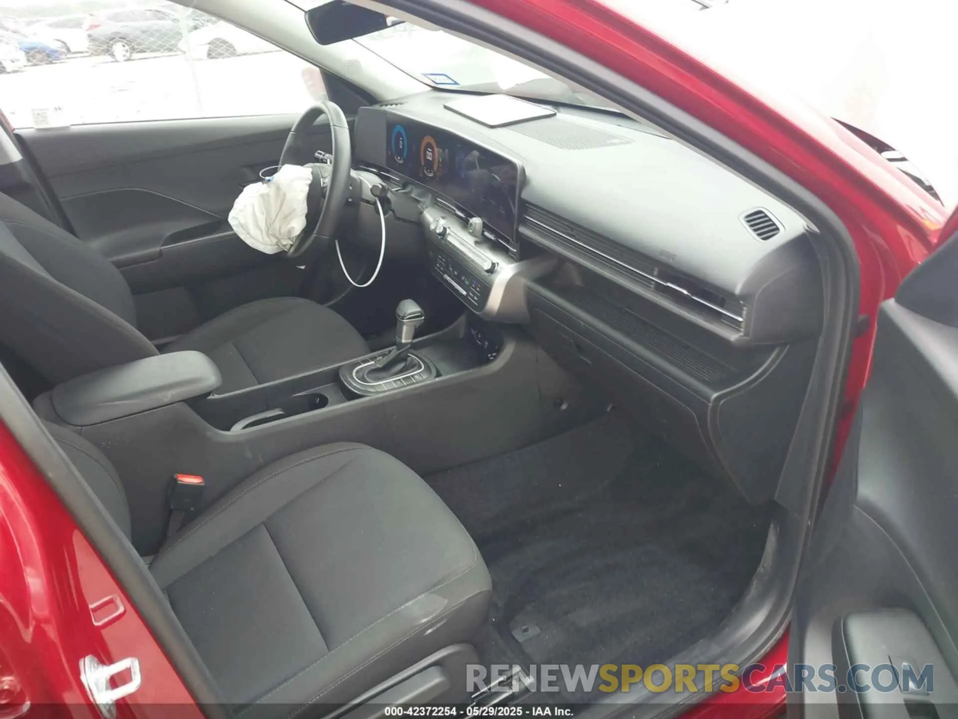 5 Photograph of a damaged car KM8HB3AB8SU236840 HYUNDAI KONA 2025