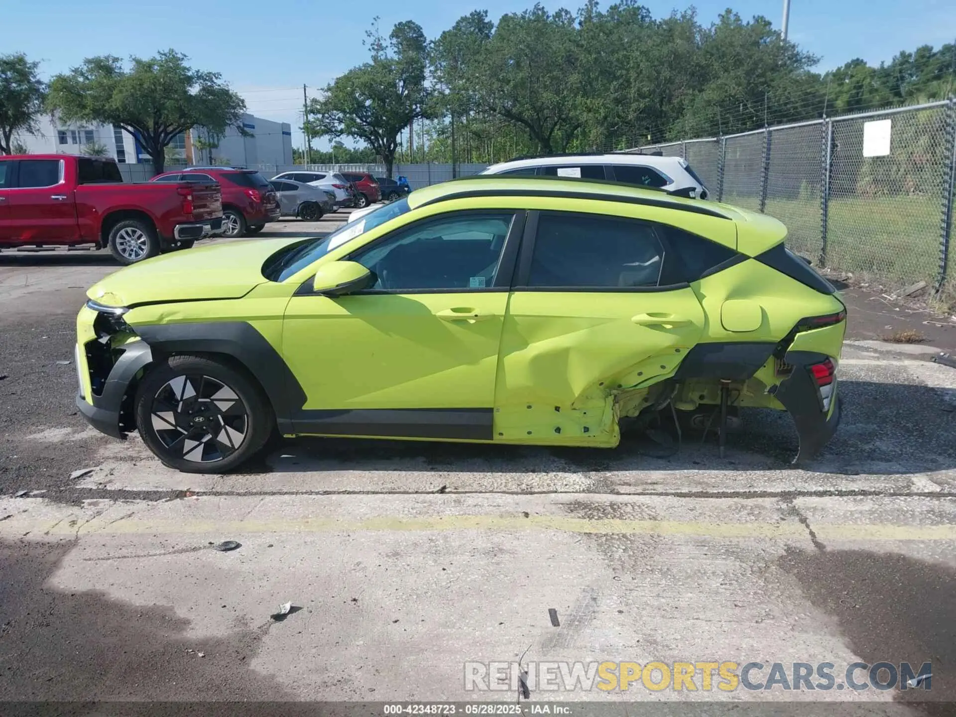 14 Photograph of a damaged car KM8HB3AB9SU237611 HYUNDAI KONA 2025