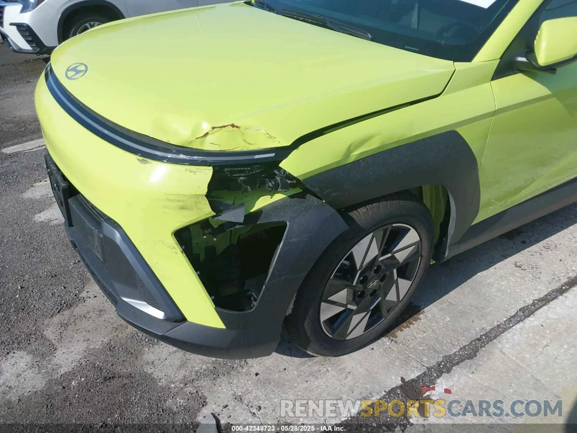 17 Photograph of a damaged car KM8HB3AB9SU237611 HYUNDAI KONA 2025