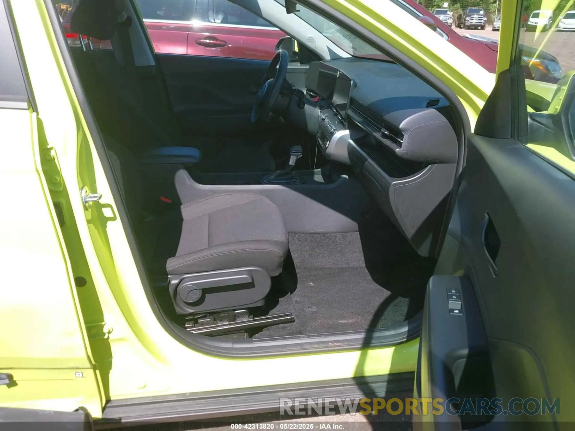 5 Photograph of a damaged car KM8HBCAB0SU205033 HYUNDAI KONA 2025