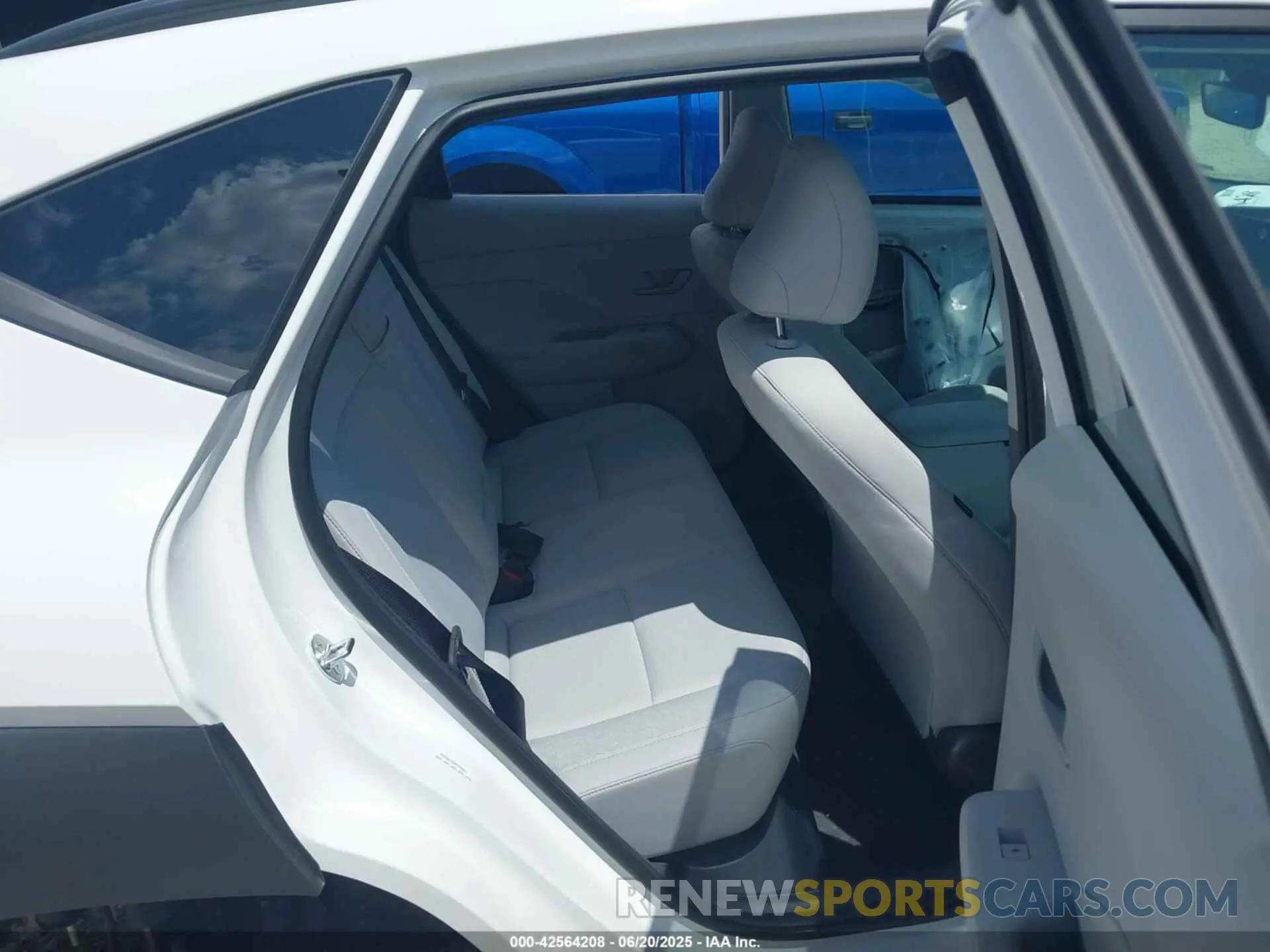 8 Photograph of a damaged car KM8HBCAB0SU286356 HYUNDAI KONA 2025