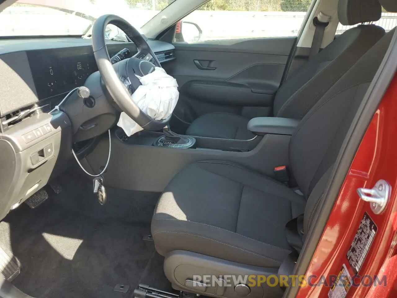 7 Photograph of a damaged car KM8HBCAB2SU219872 HYUNDAI KONA 2025