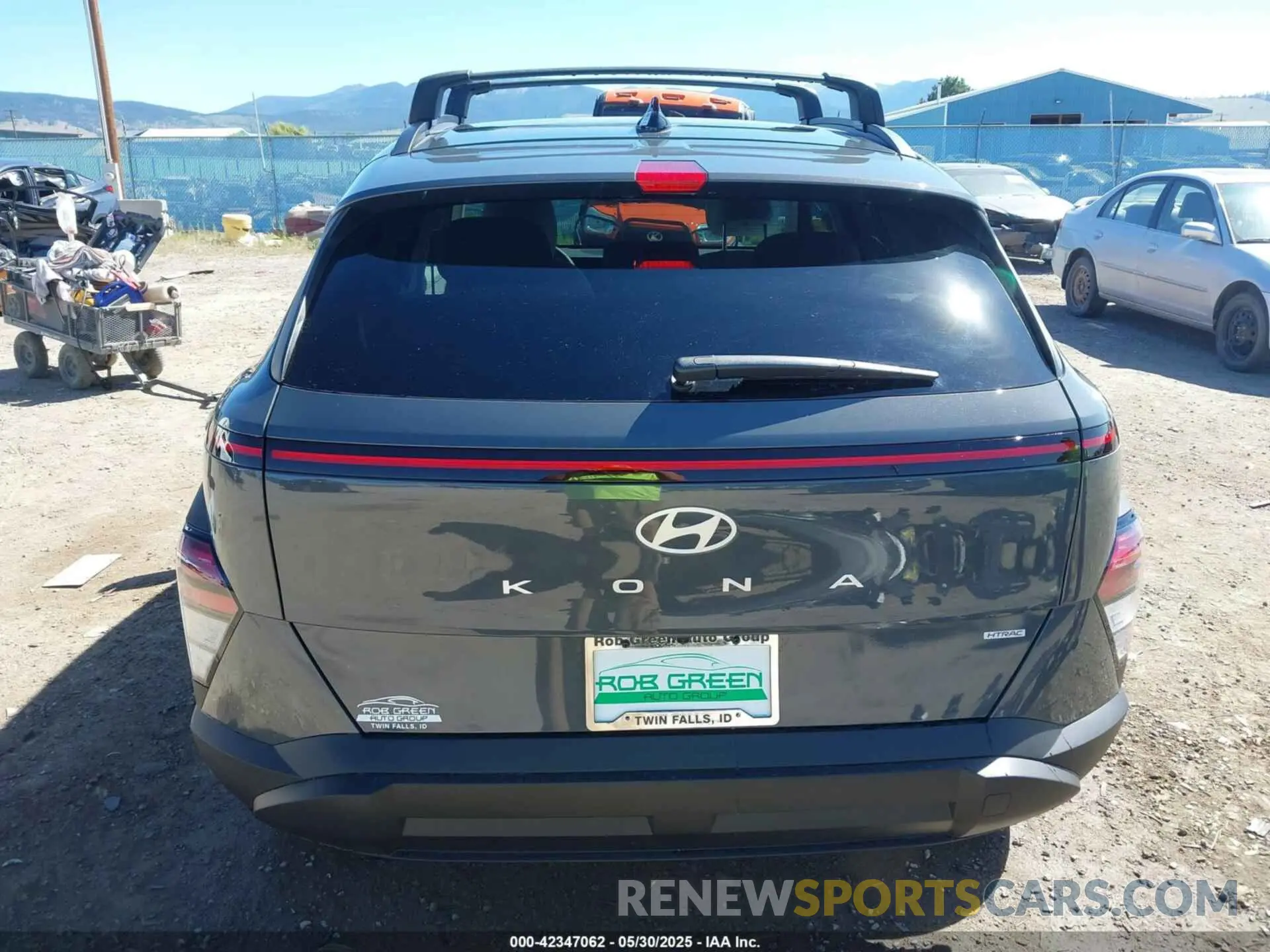 17 Photograph of a damaged car KM8HBCAB3SU265825 HYUNDAI KONA 2025