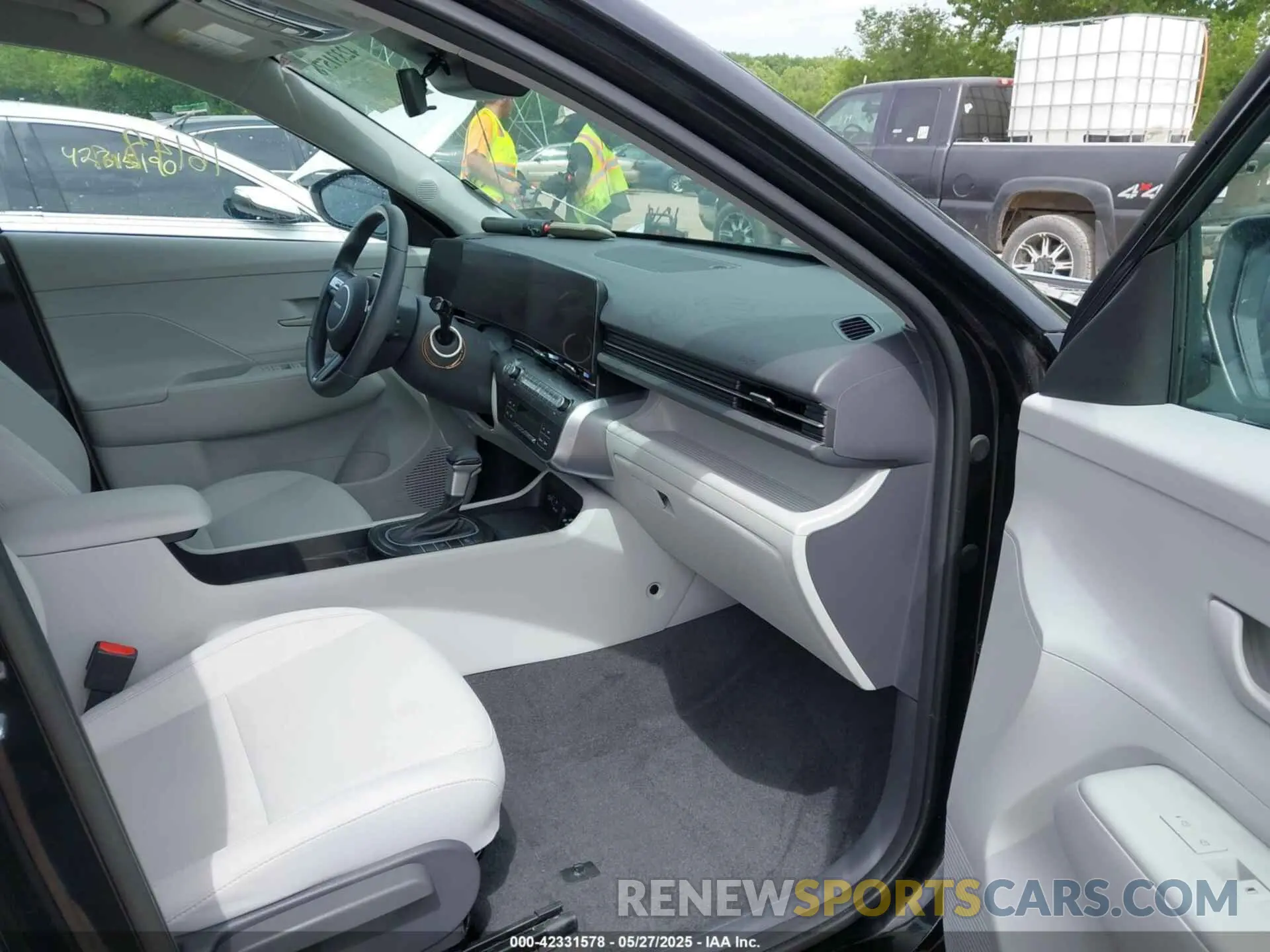 5 Photograph of a damaged car KM8HBCAB4SU187801 HYUNDAI KONA 2025