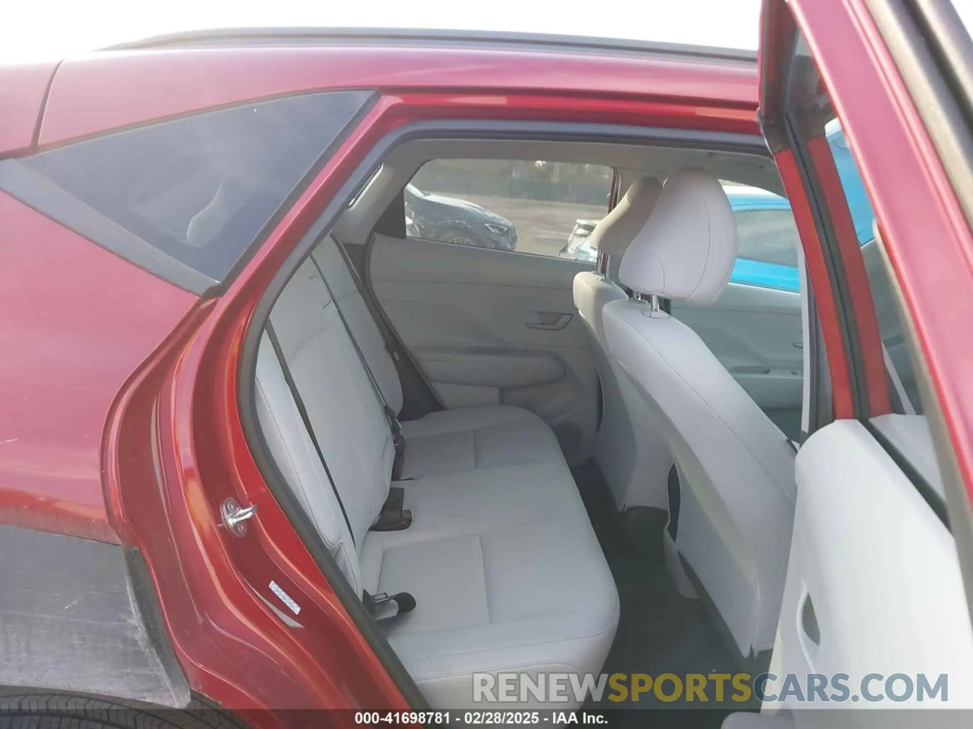 8 Photograph of a damaged car KM8HBCAB6SU199321 HYUNDAI KONA 2025