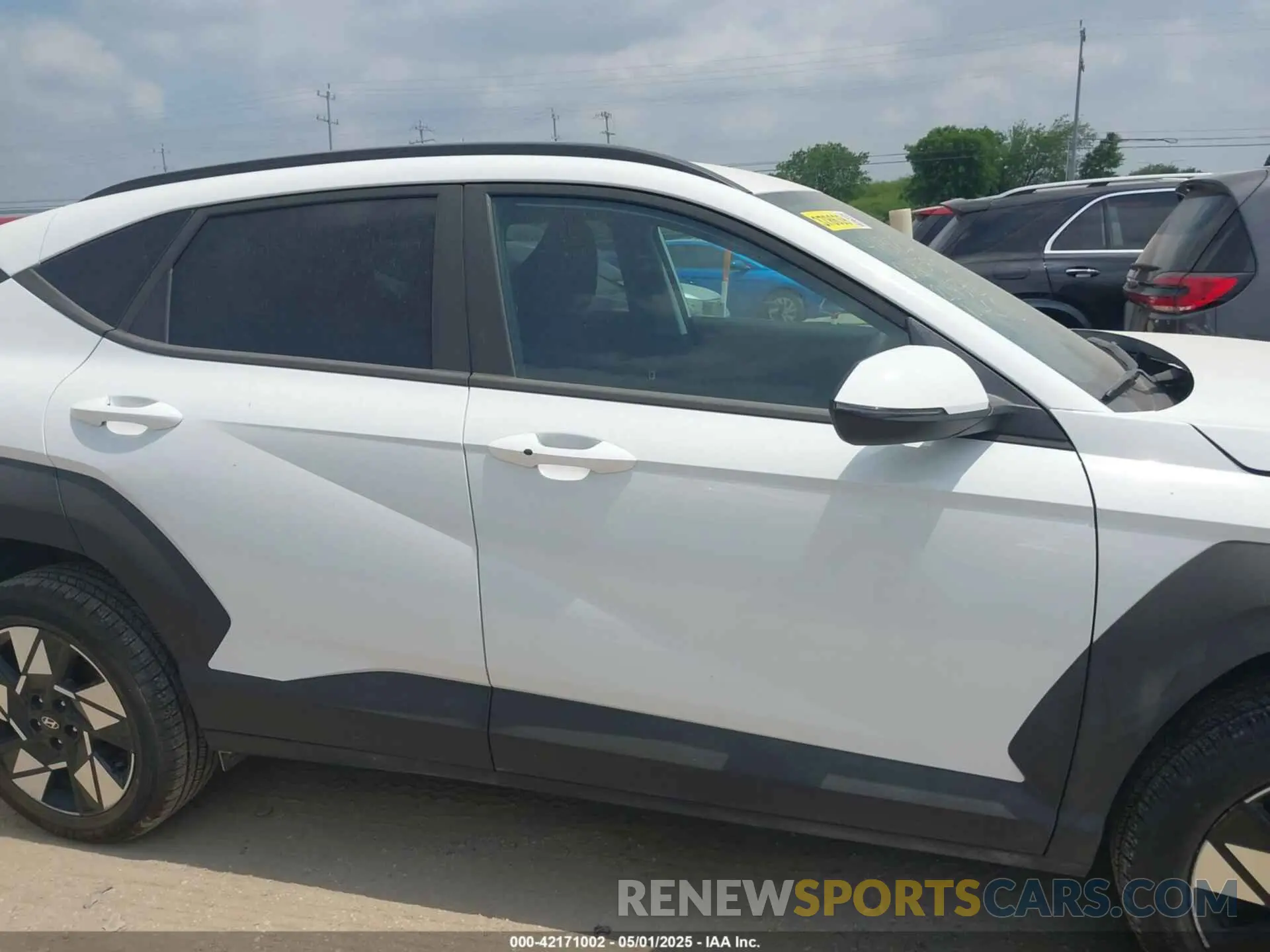 13 Photograph of a damaged car KM8HBCAB6SU204372 HYUNDAI KONA 2025