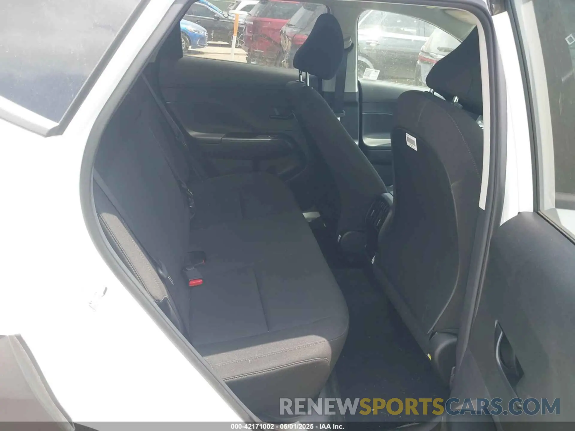 8 Photograph of a damaged car KM8HBCAB6SU204372 HYUNDAI KONA 2025