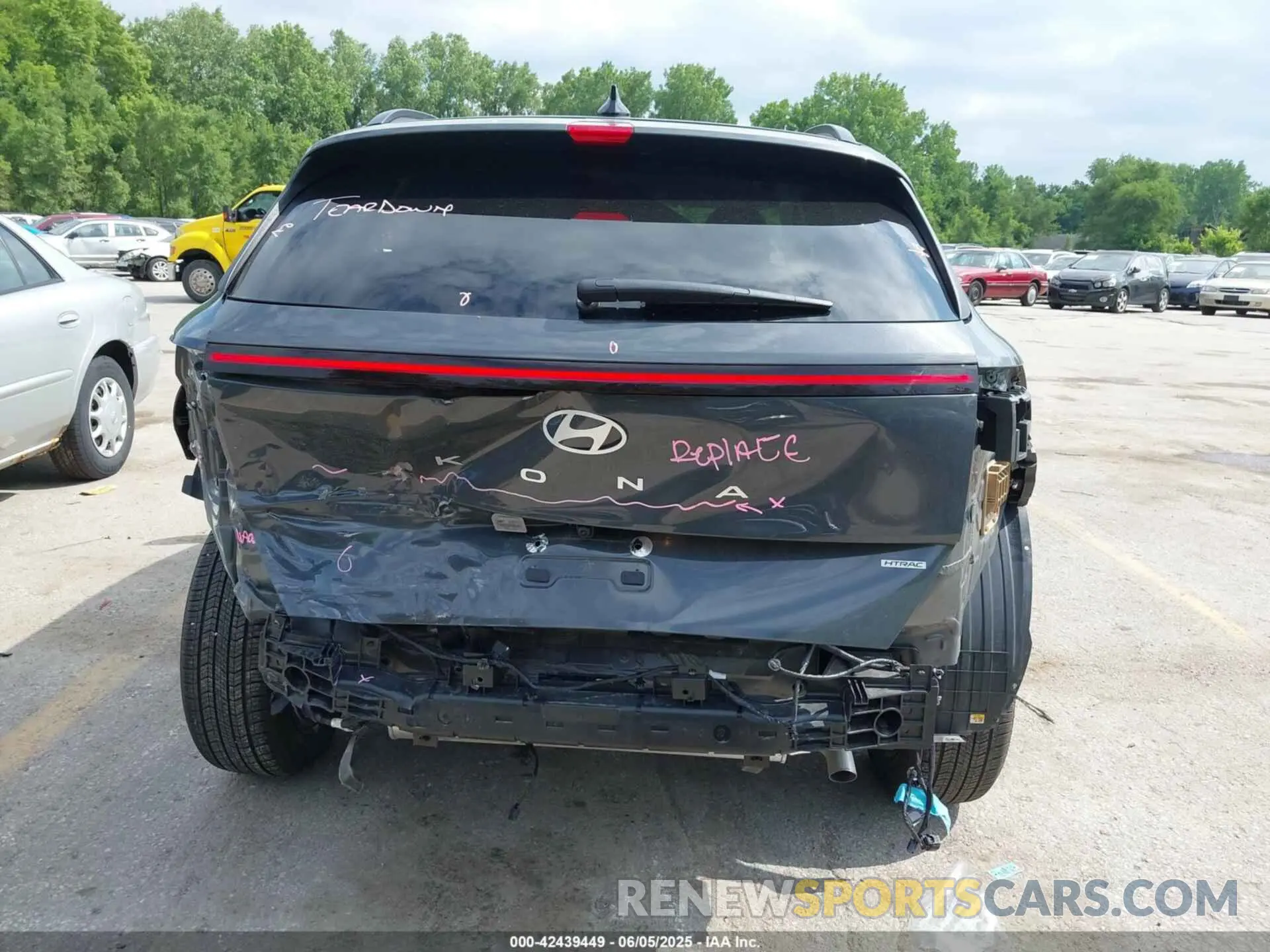 17 Photograph of a damaged car KM8HBCAB8SU228303 HYUNDAI KONA 2025