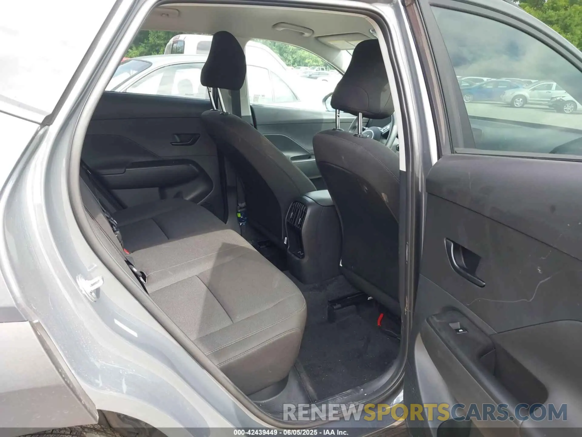 8 Photograph of a damaged car KM8HBCAB8SU228303 HYUNDAI KONA 2025