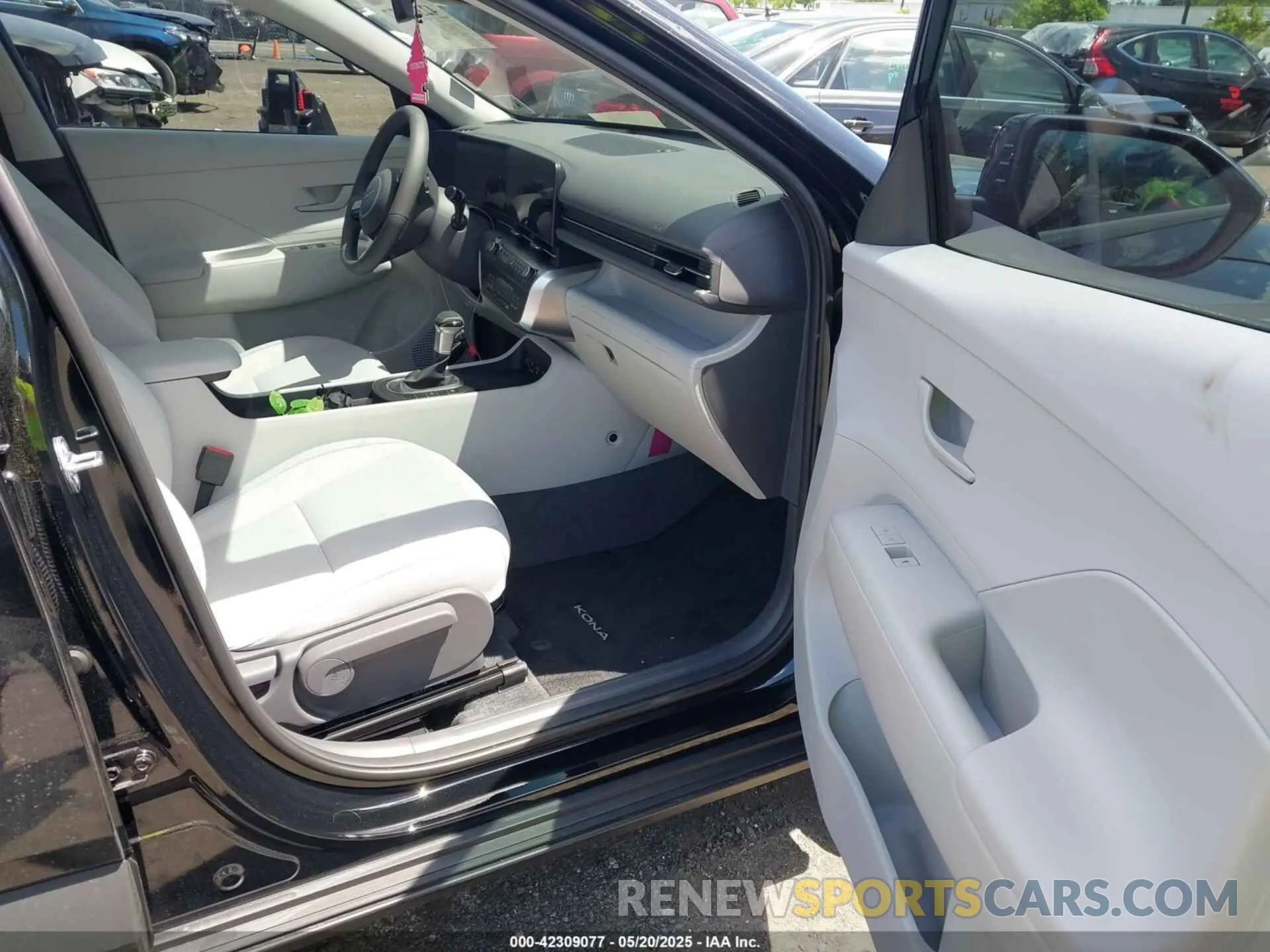 5 Photograph of a damaged car KM8HBCABXSU226701 HYUNDAI KONA 2025