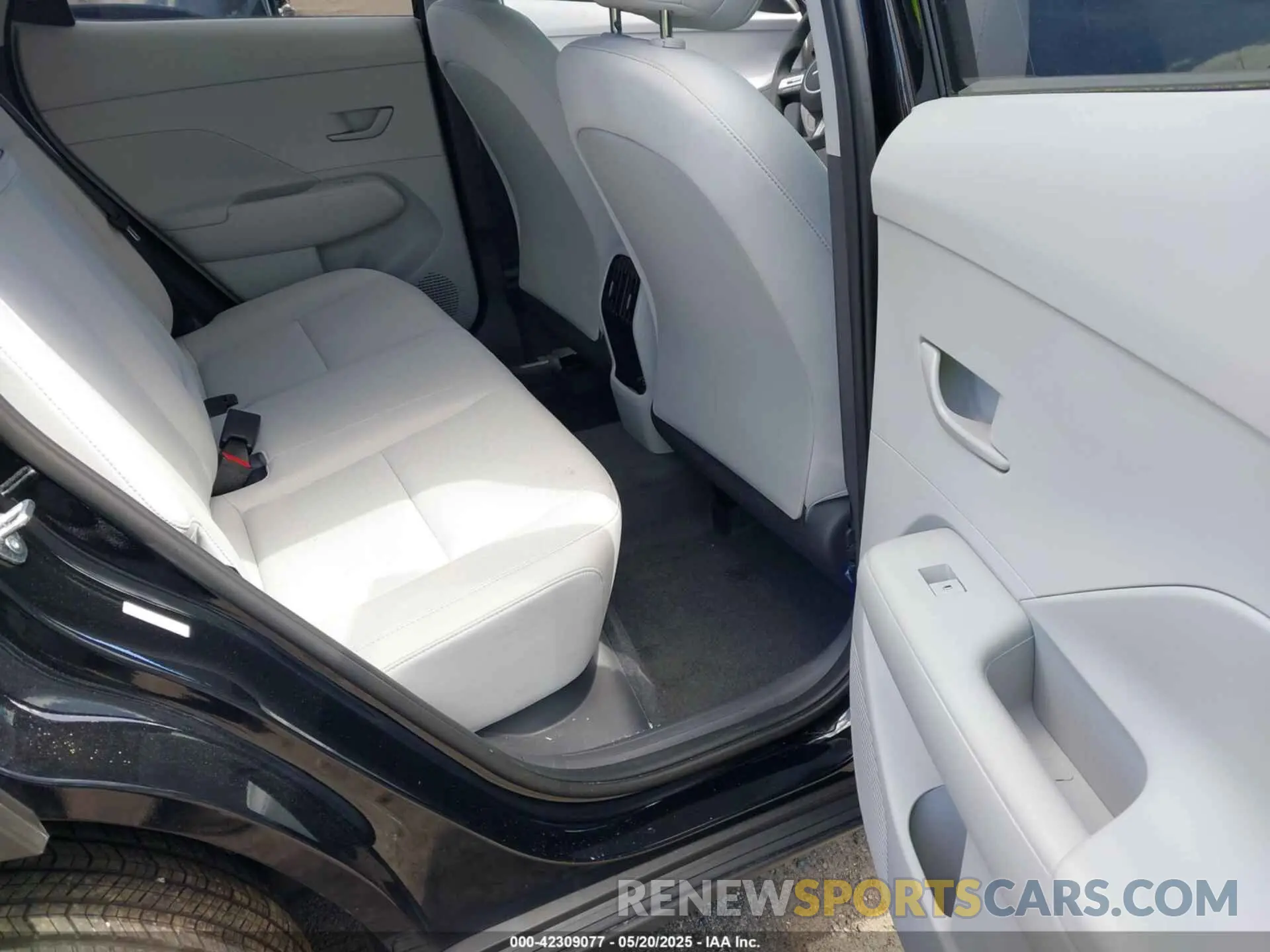 8 Photograph of a damaged car KM8HBCABXSU226701 HYUNDAI KONA 2025