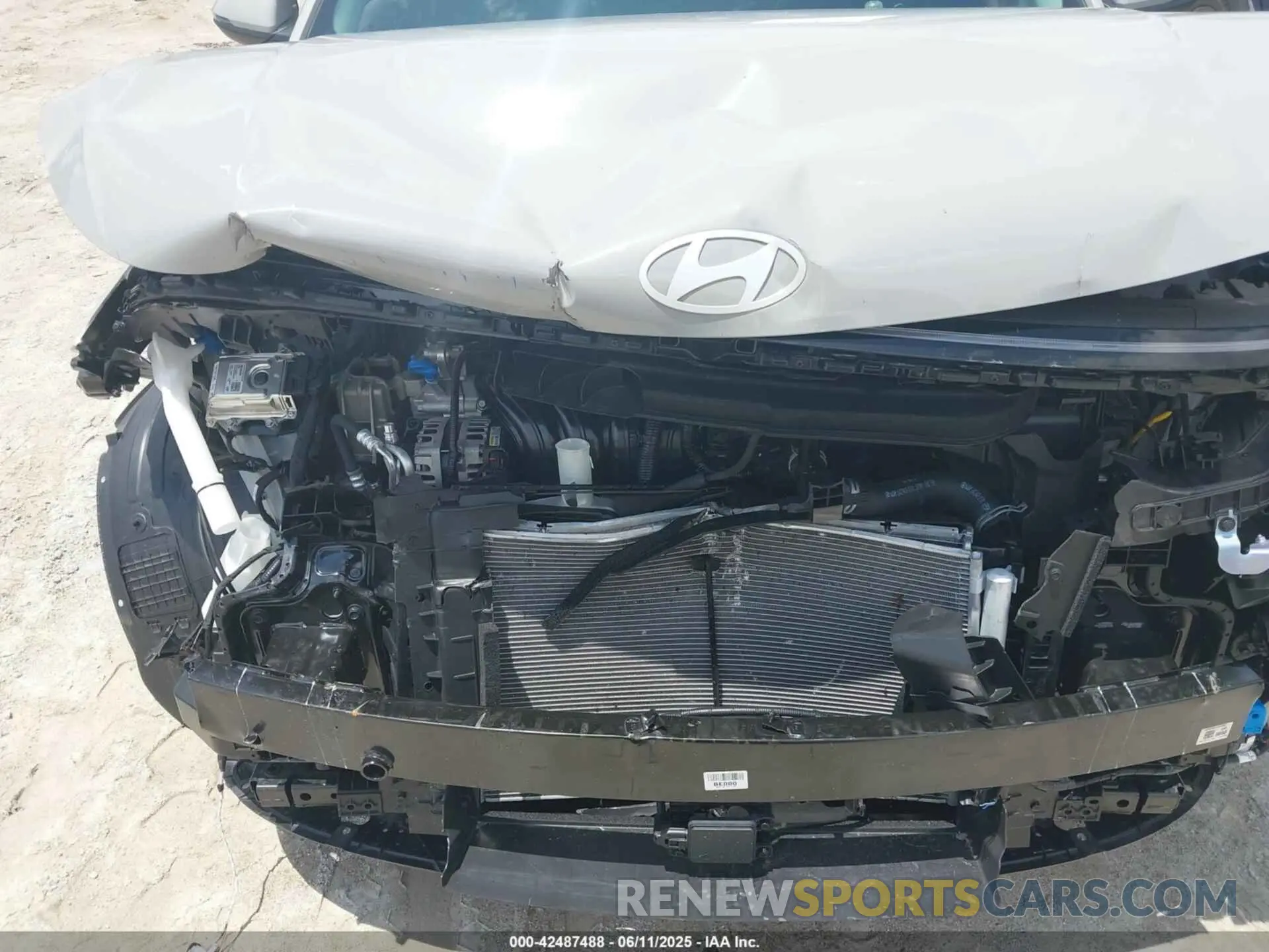 10 Photograph of a damaged car KM8HC3AB2SU222266 HYUNDAI KONA 2025