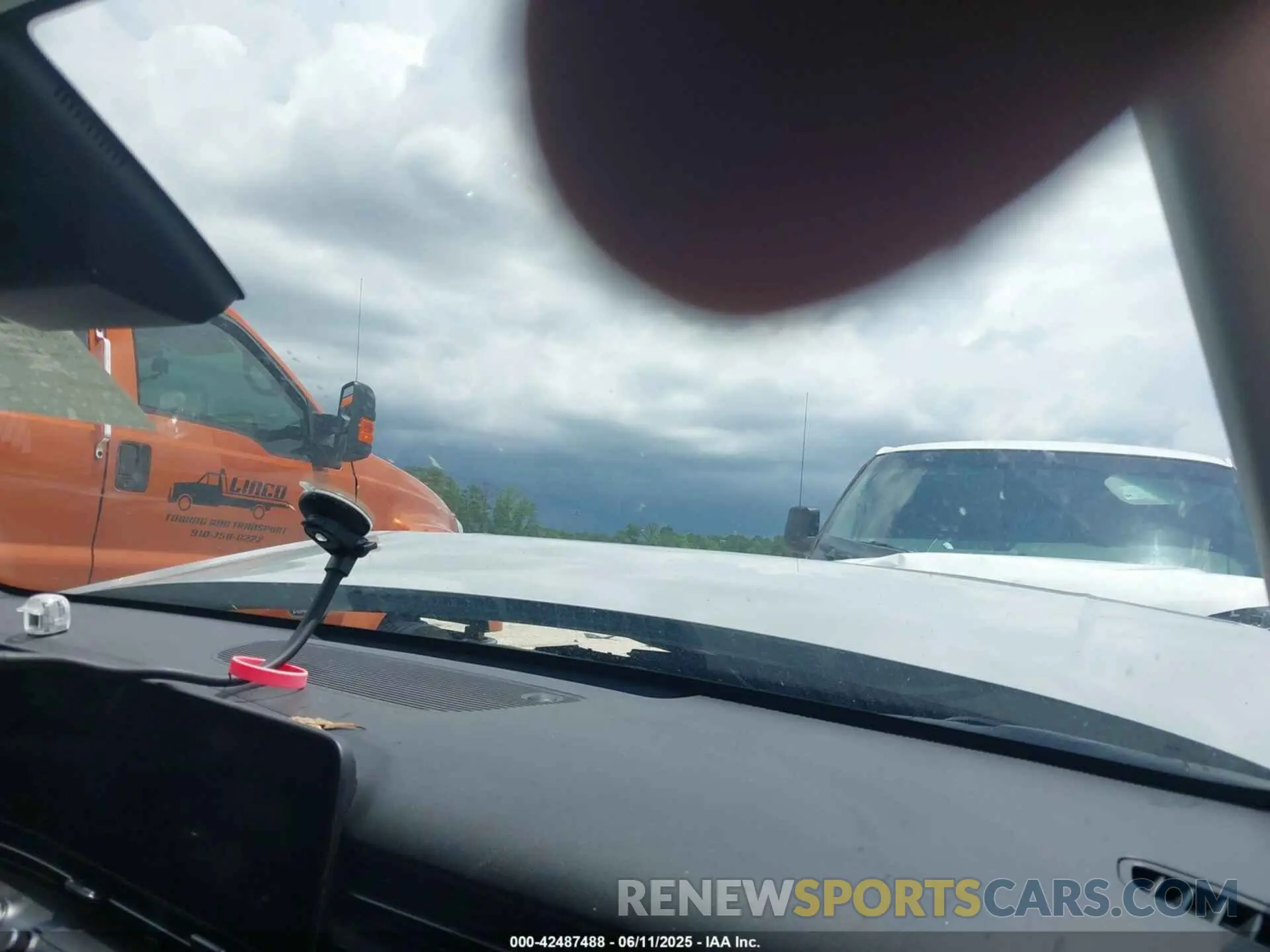 5 Photograph of a damaged car KM8HC3AB2SU222266 HYUNDAI KONA 2025