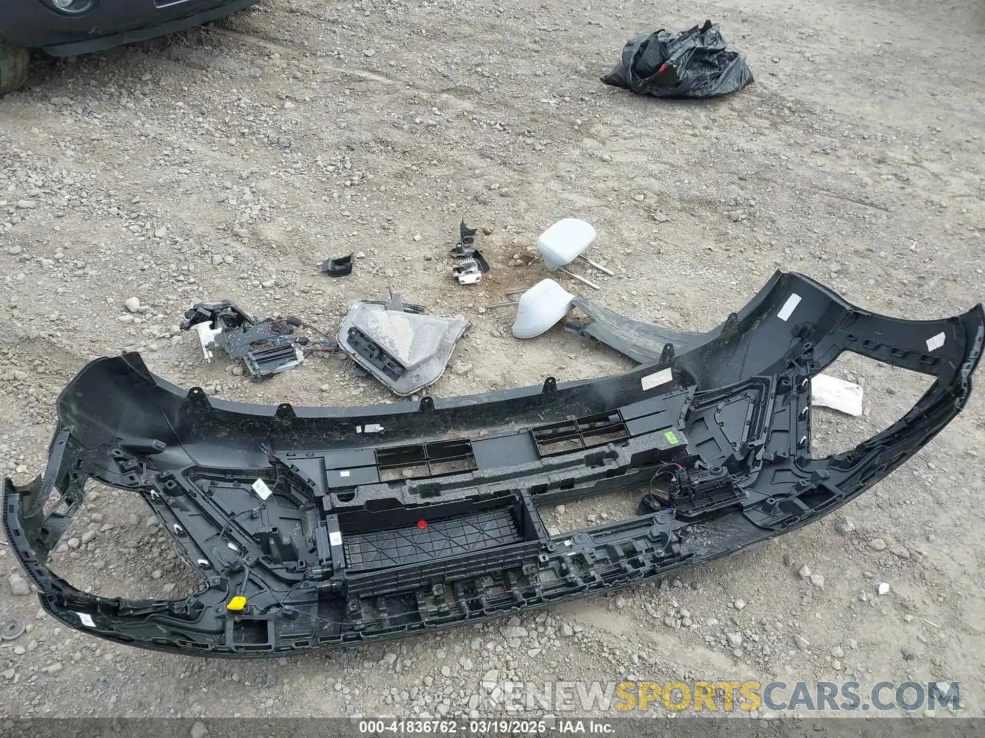 12 Photograph of a damaged car KM8HCCAB6SU189627 HYUNDAI KONA 2025