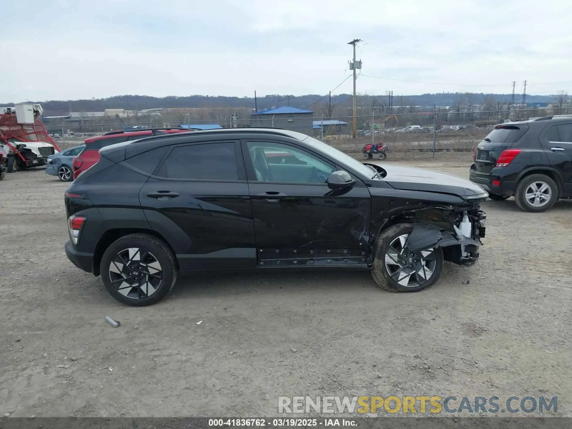 14 Photograph of a damaged car KM8HCCAB6SU189627 HYUNDAI KONA 2025