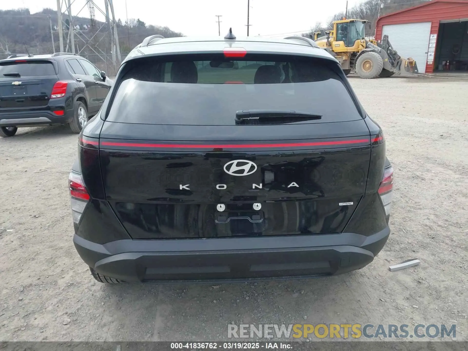 17 Photograph of a damaged car KM8HCCAB6SU189627 HYUNDAI KONA 2025