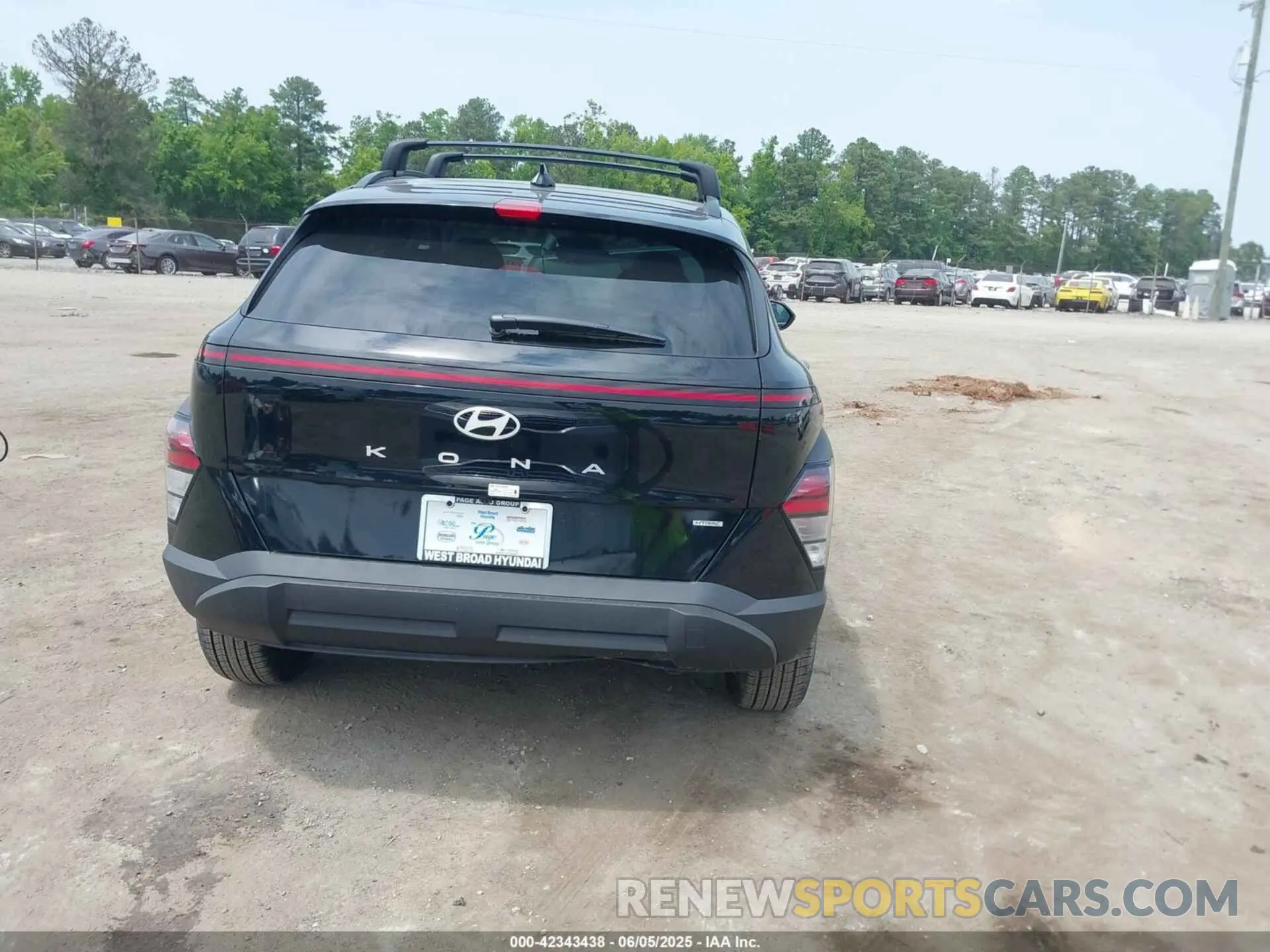 16 Photograph of a damaged car KM8HCCAB6SU189630 HYUNDAI KONA 2025