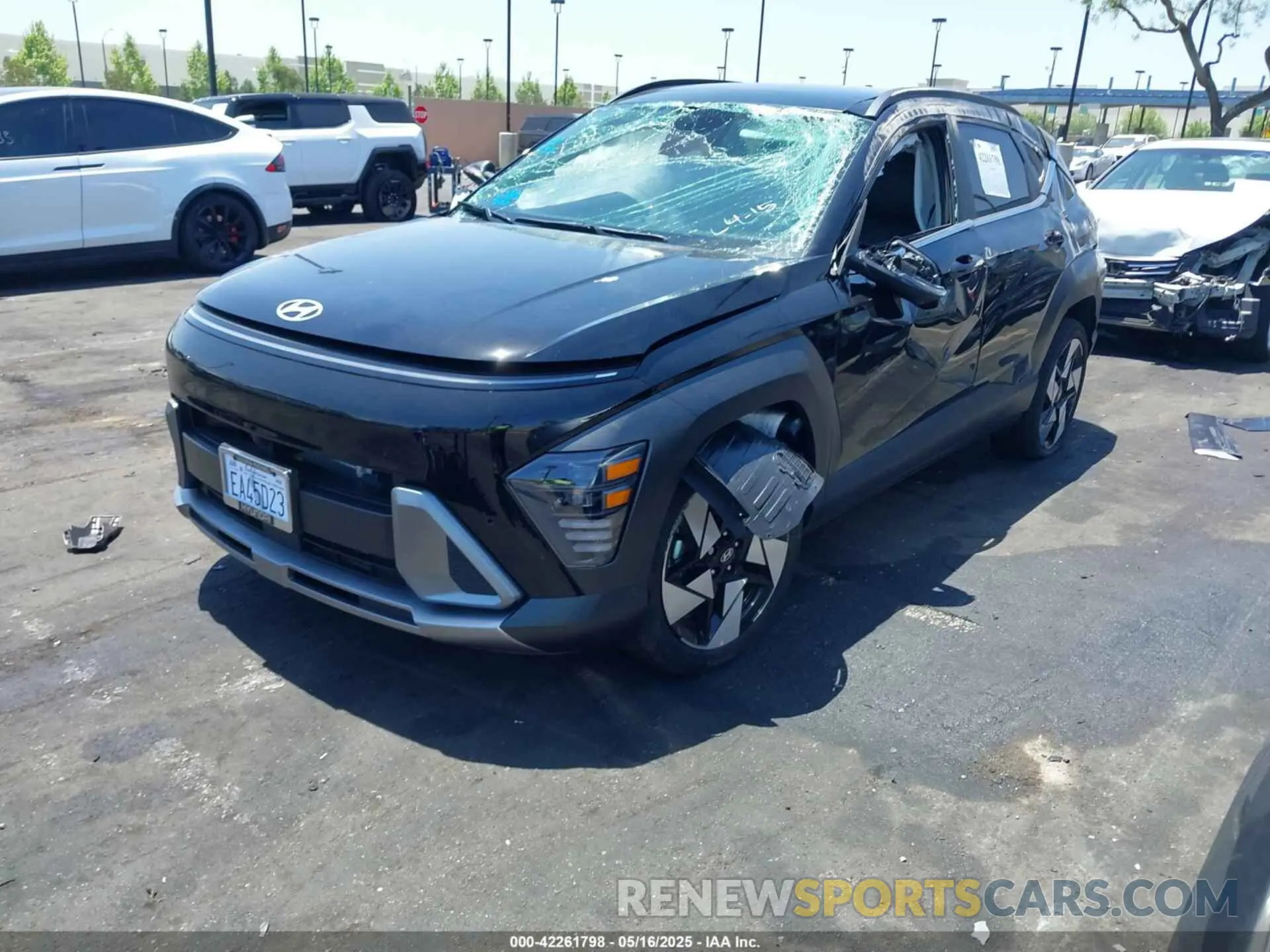 2 Photograph of a damaged car KM8HE3A38SU283656 HYUNDAI KONA 2025