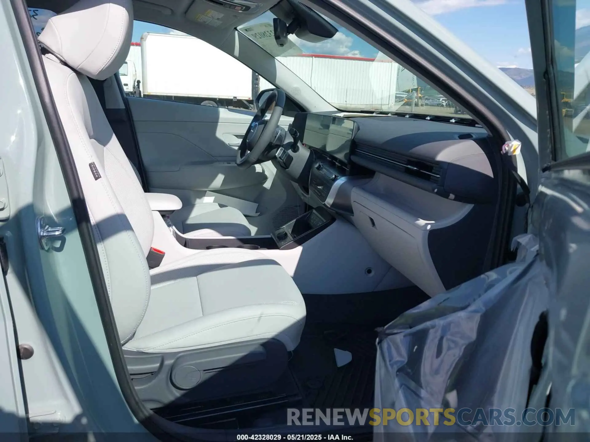 5 Photograph of a damaged car KM8HECA35SU259220 HYUNDAI KONA 2025