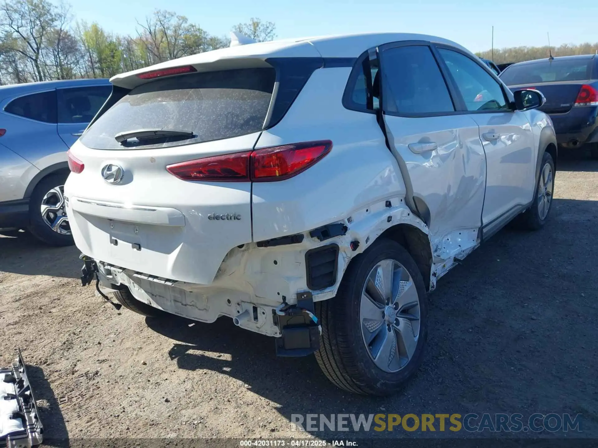 4 Photograph of a damaged car KM8K33AG2MU134404 HYUNDAI KONA ELECTRIC 2021