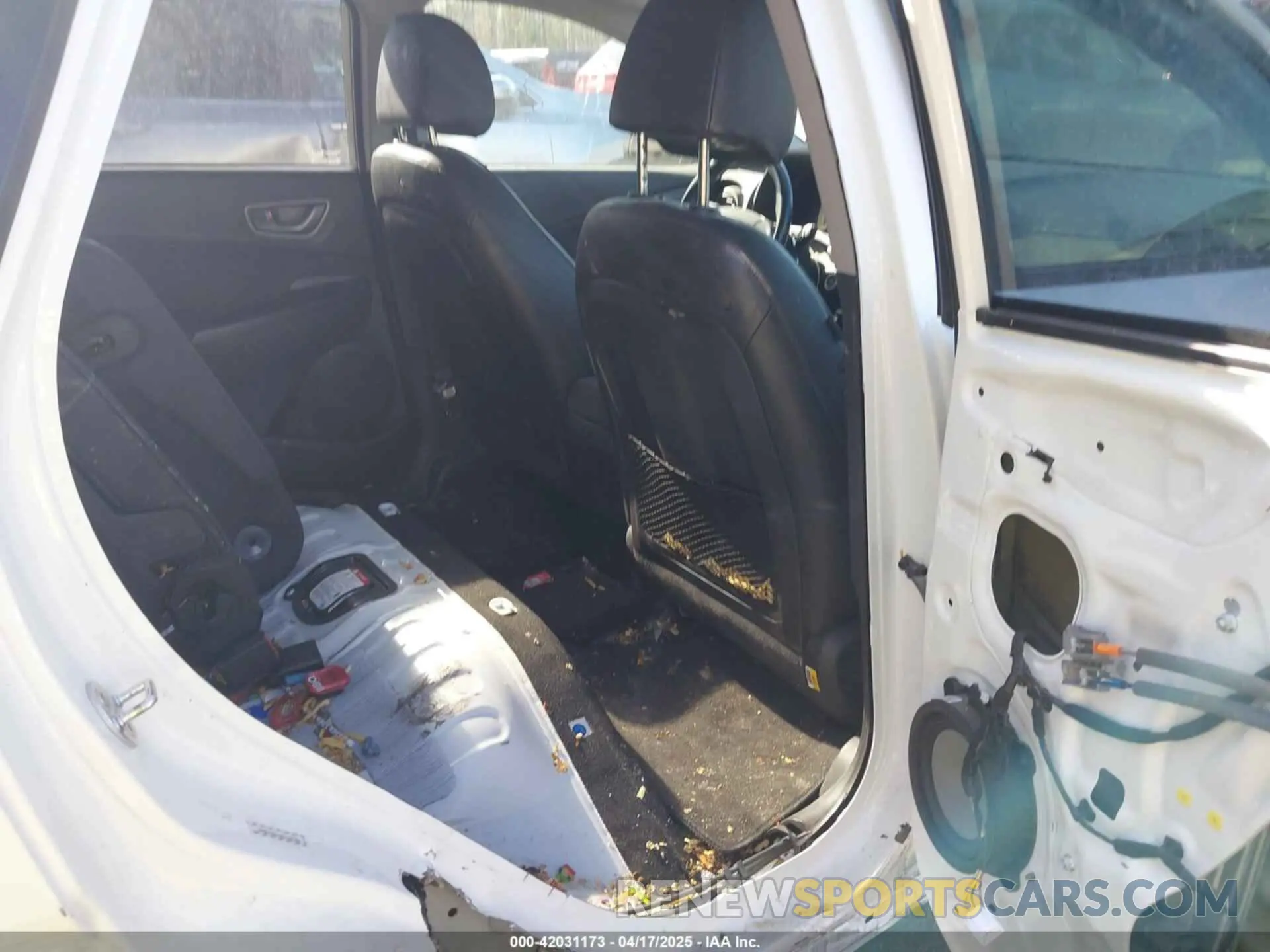 8 Photograph of a damaged car KM8K33AG2MU134404 HYUNDAI KONA ELECTRIC 2021