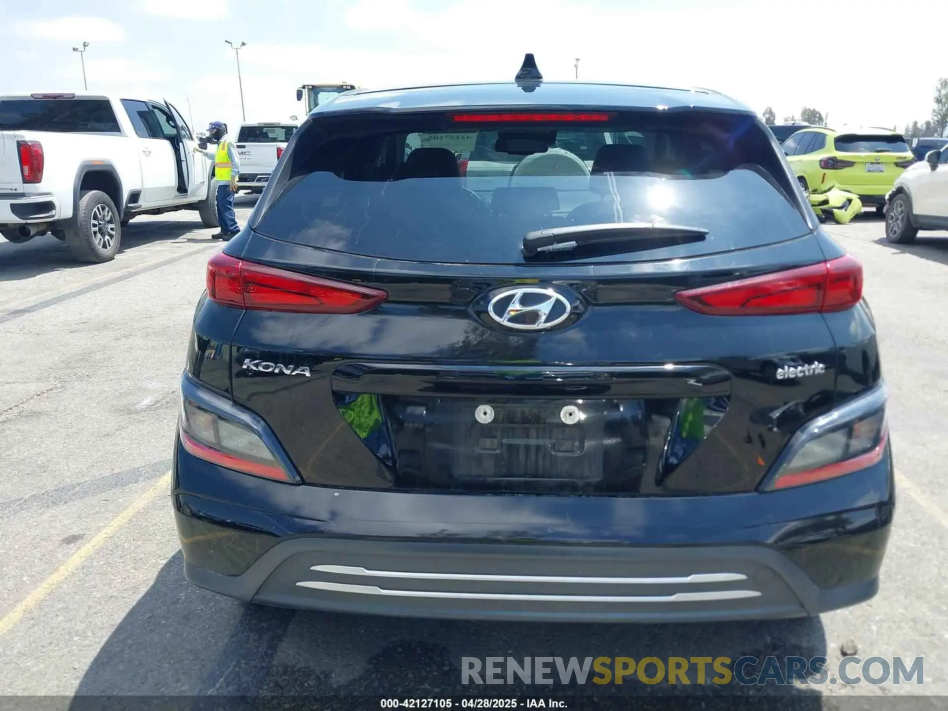 17 Photograph of a damaged car KM8K23AG5PU166898 HYUNDAI KONA ELECTRIC 2023