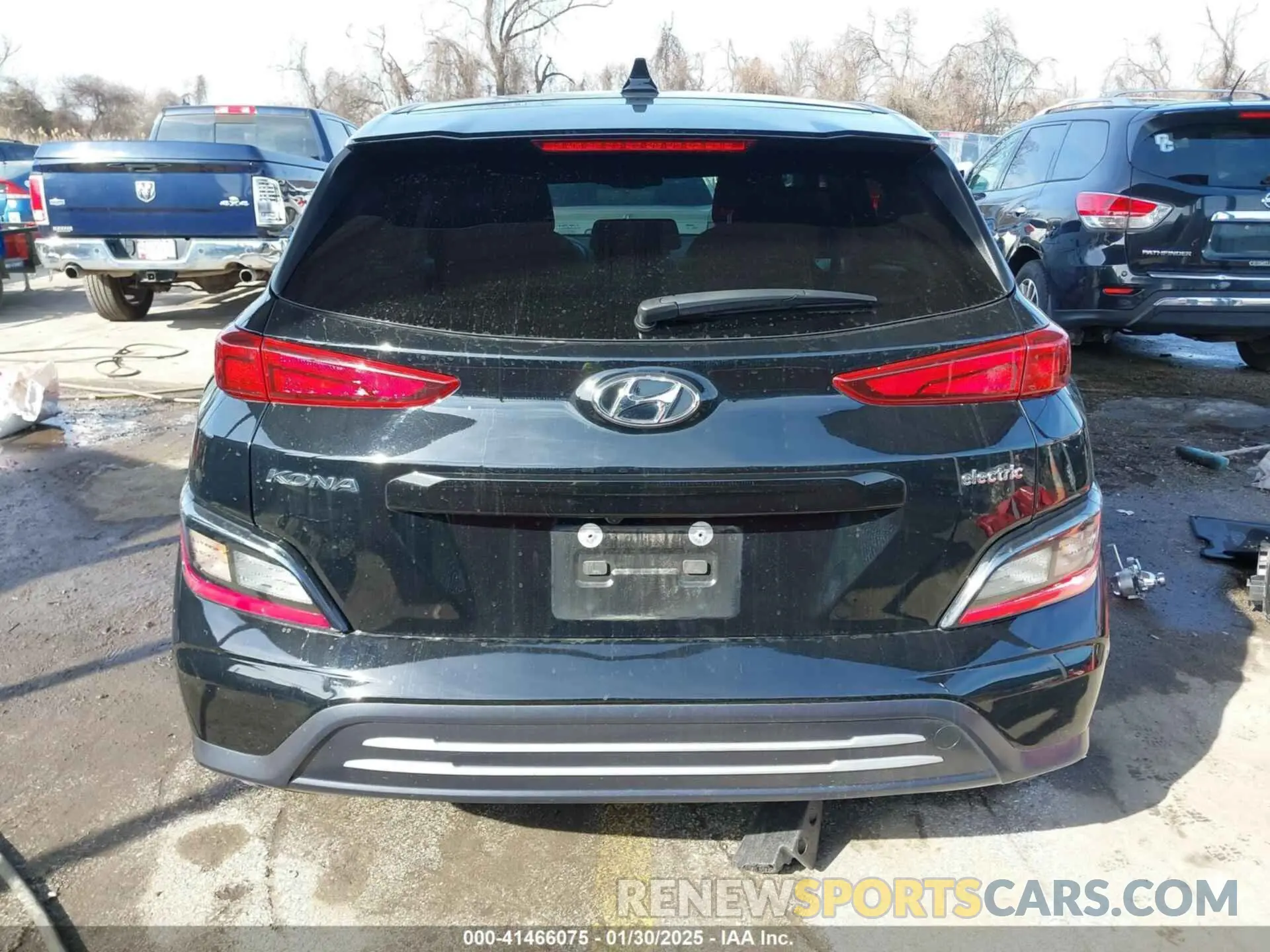 17 Photograph of a damaged car KM8K23AG6PU191048 HYUNDAI KONA ELECTRIC 2023