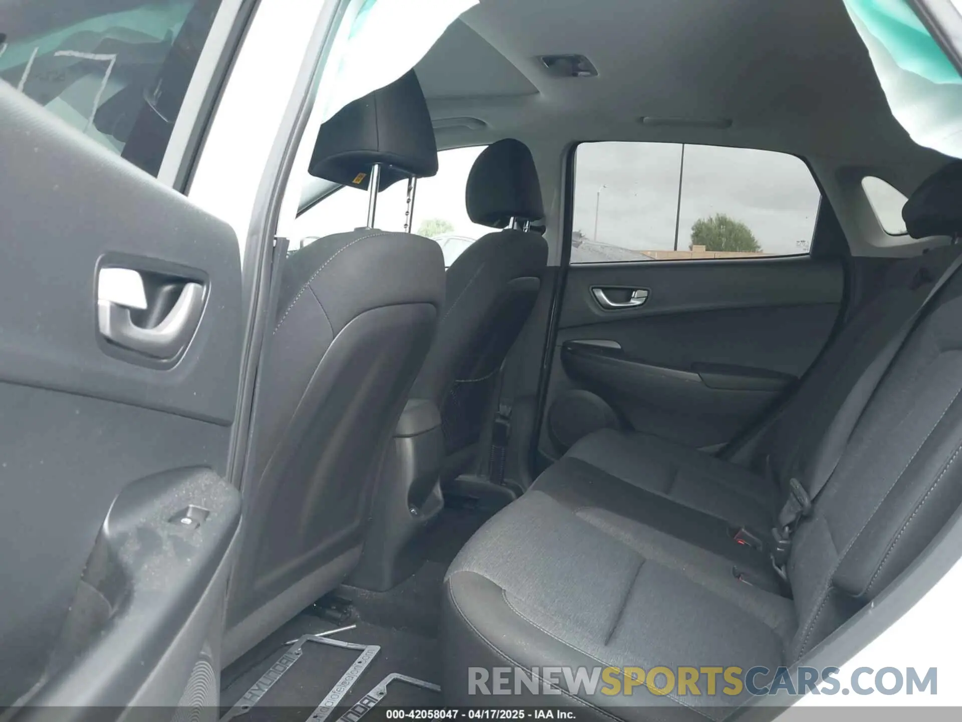 8 Photograph of a damaged car KM8K33AG5PU170804 HYUNDAI KONA ELECTRIC 2023