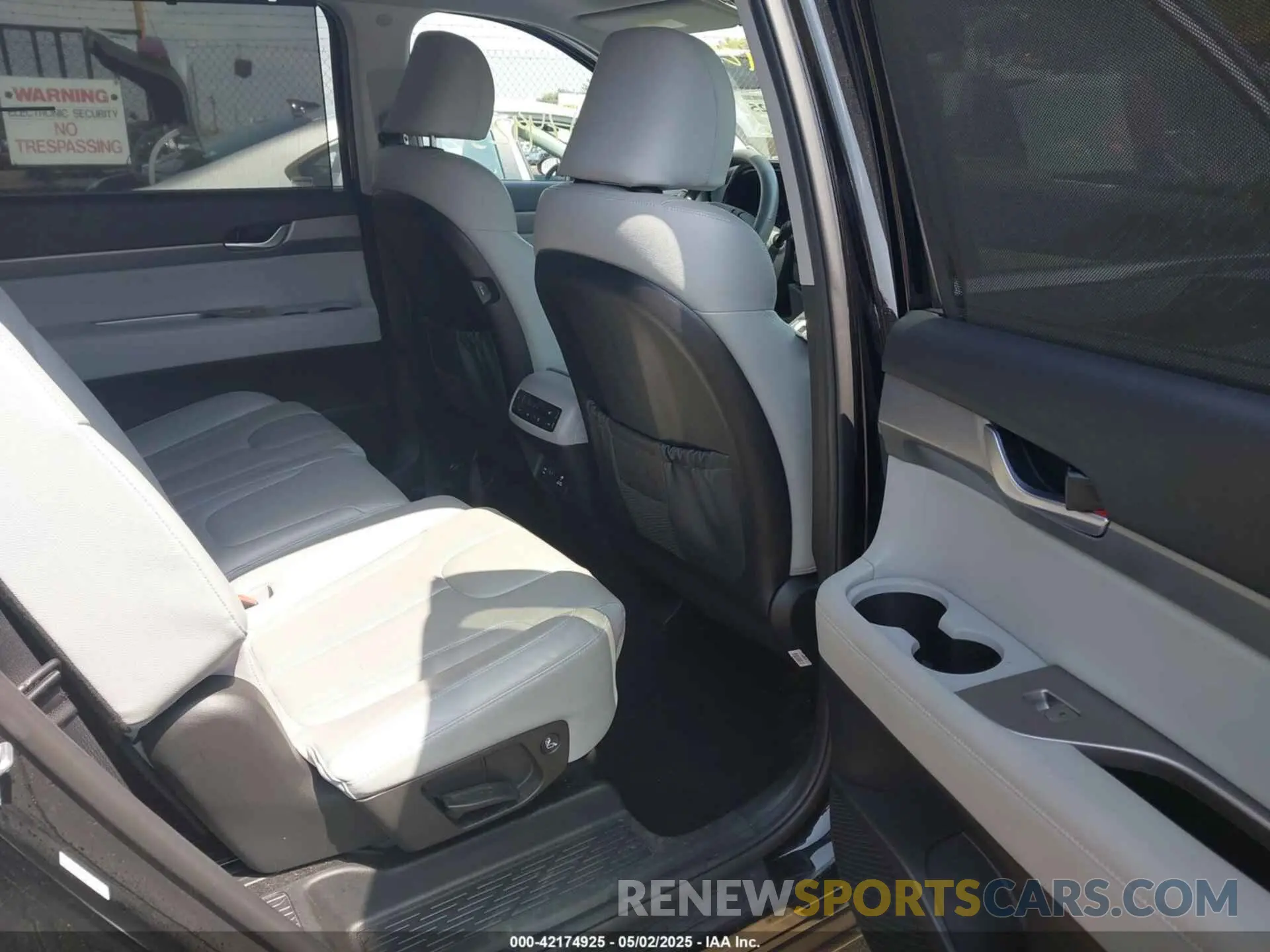 8 Photograph of a damaged car KM8R4DHE0LU168653 HYUNDAI PALISADE 2020