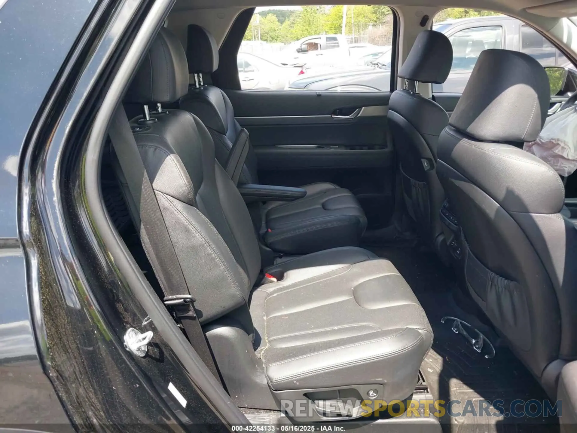 8 Photograph of a damaged car KM8R4DHE5LU031403 HYUNDAI PALISADE 2020